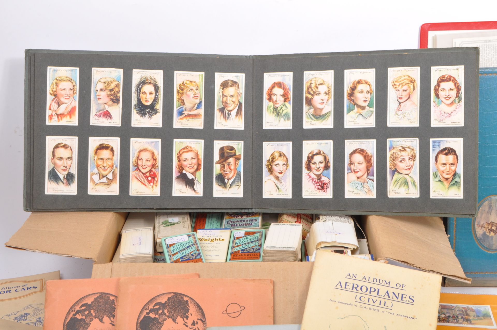 LARGE EXTENSIVE COLLECTION OF CIGARETTE CARDS - Bild 5 aus 7