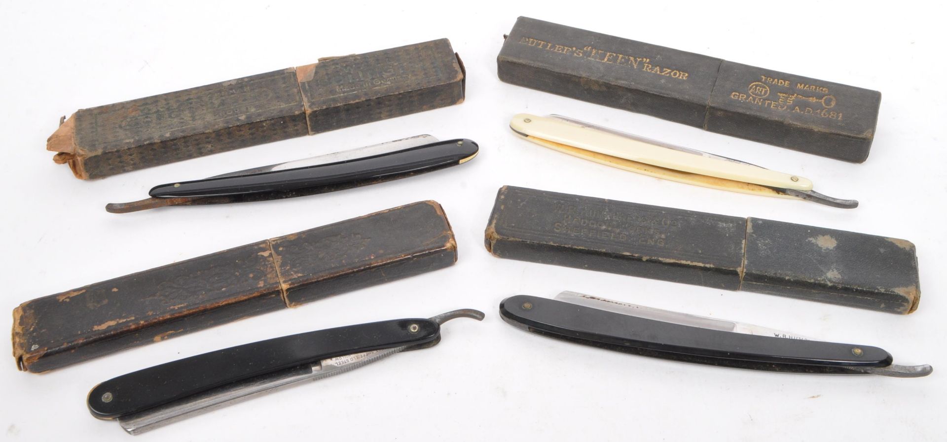 COLLECTION OF EARLY TO MID 20TH CENTURY CUT THROAT RAZORS