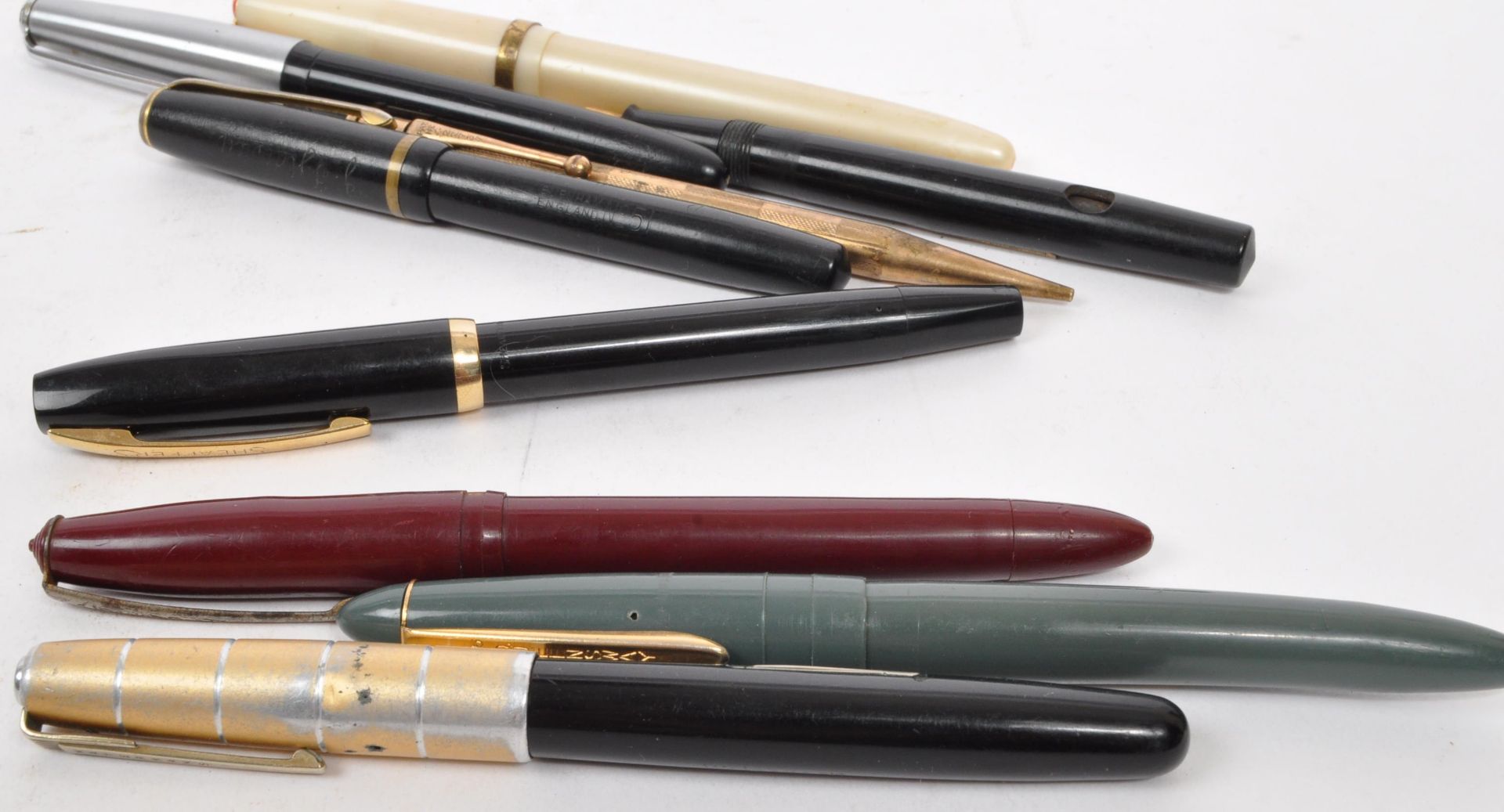 ENGLISH VINTAGE 20TH CENTURY GOLD NIBBED FOUNTAIN PENS - Image 2 of 6