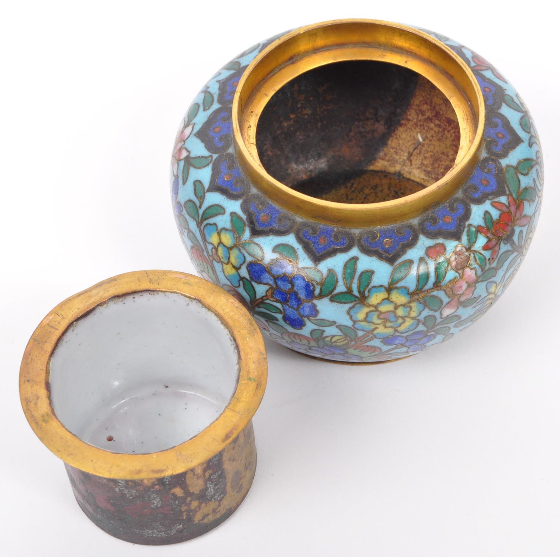 19TH CENTURY CHINESE CLOISONNE INKWELL LIDDED POT - Image 3 of 5