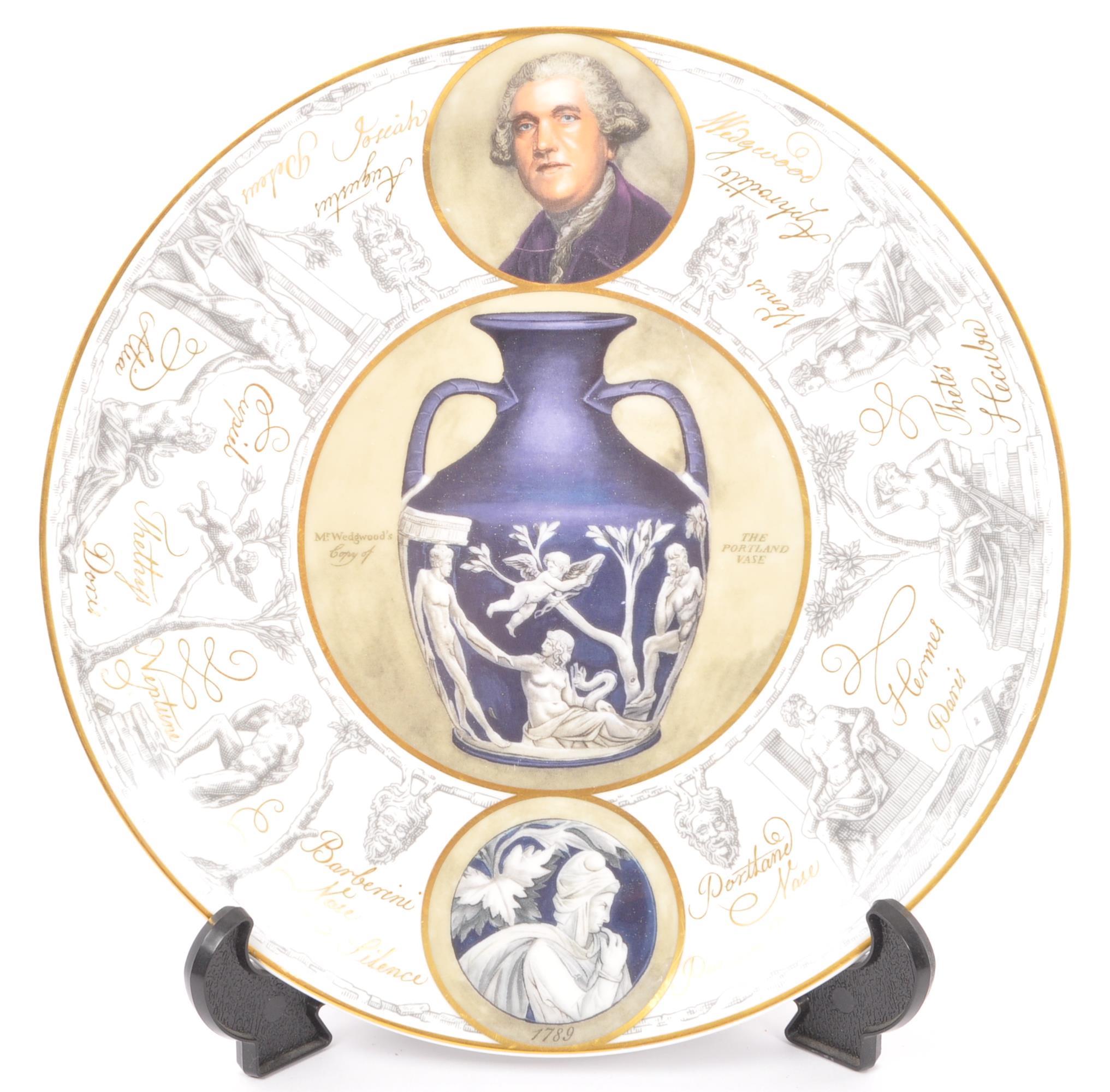 WEDGWOOD - ASSORTMENT OF FIVE CERAMIC PLATES - Image 4 of 9