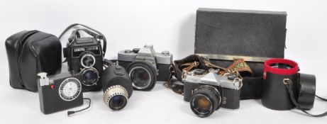 COLLECTION OF VINTAGE 20TH CENTURY CAMERAS & ACCESSORIES