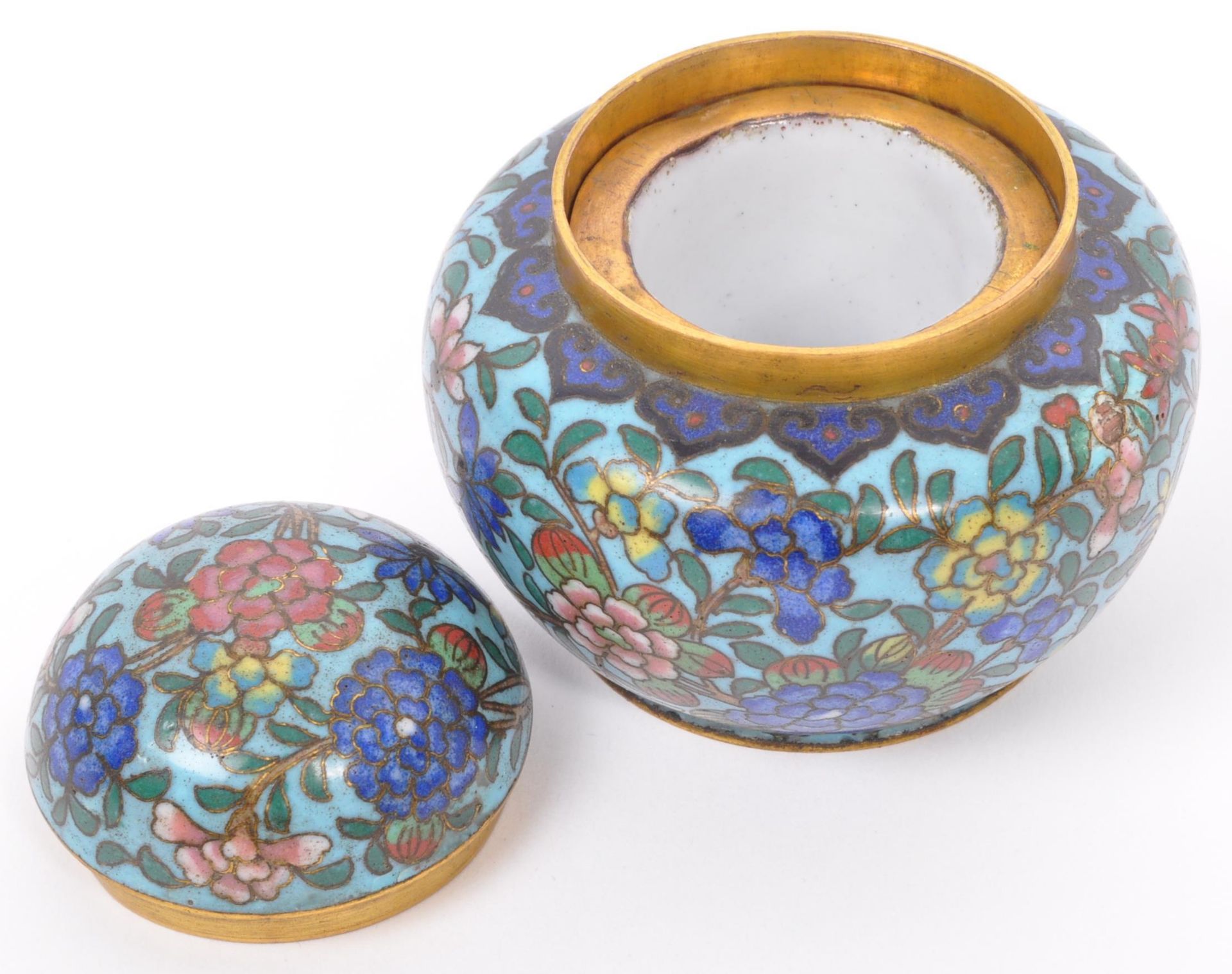 19TH CENTURY CHINESE CLOISONNE INKWELL LIDDED POT - Image 2 of 5