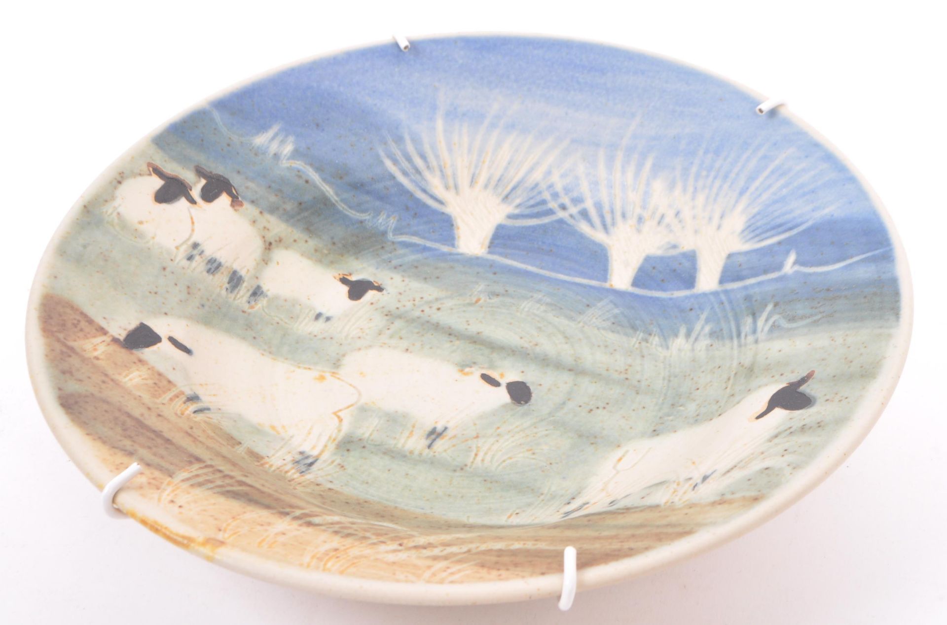 MARY KEMBERY - COLLECTION OF STUDIO POTTERY COUNTRYWARE - Image 6 of 7