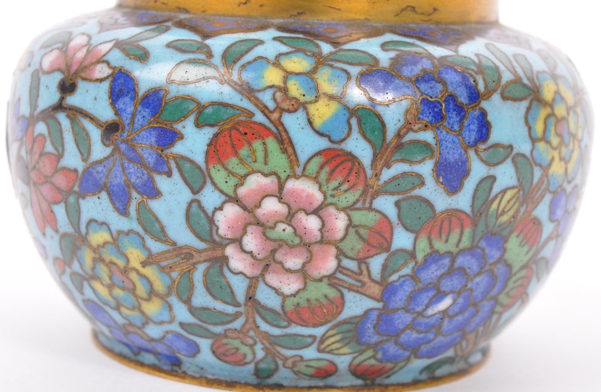 19TH CENTURY CHINESE CLOISONNE INKWELL LIDDED POT - Image 4 of 5