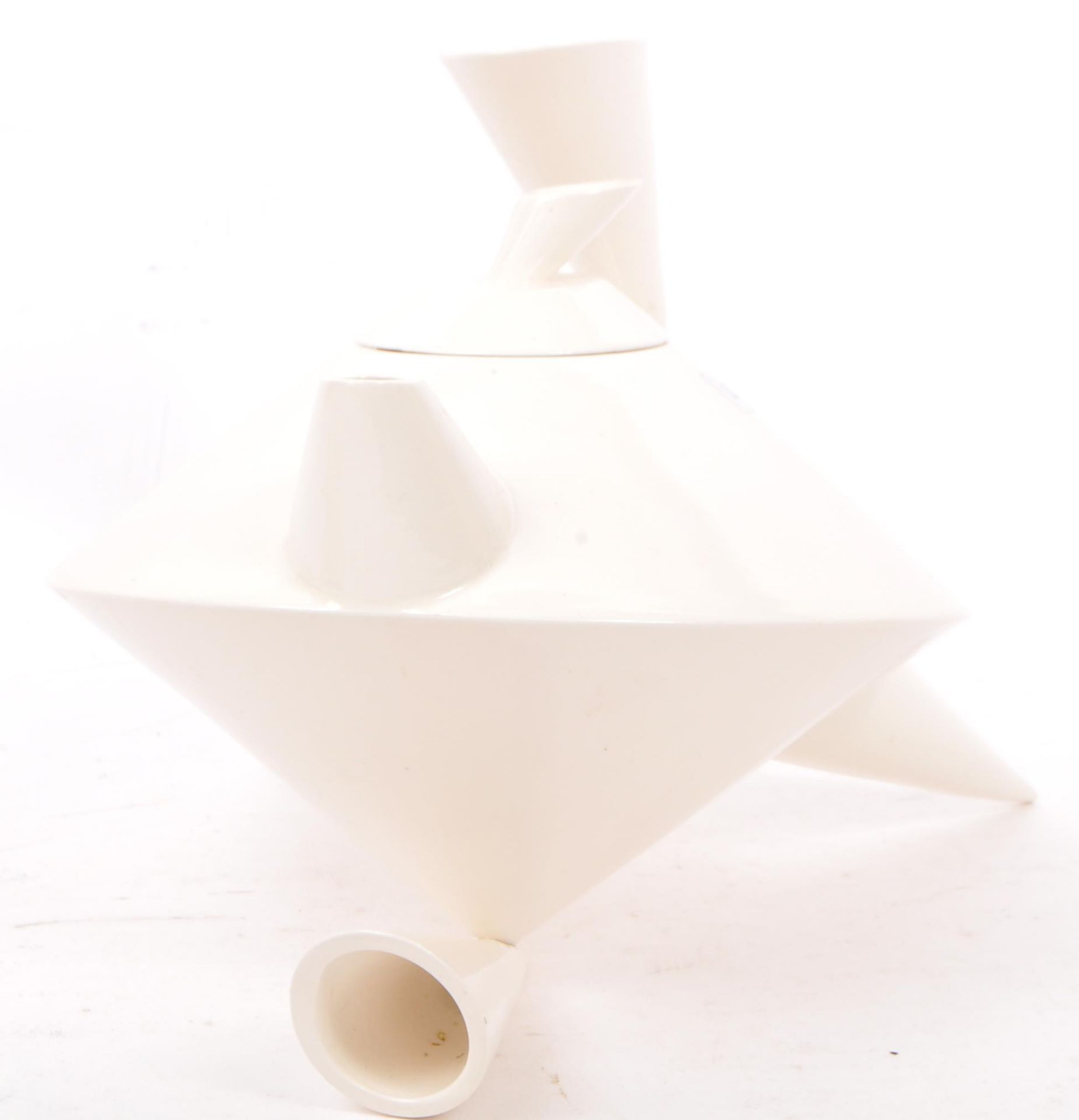 ART DECO INSPIRED WHITE CERAMIC TEA SET - Image 4 of 8