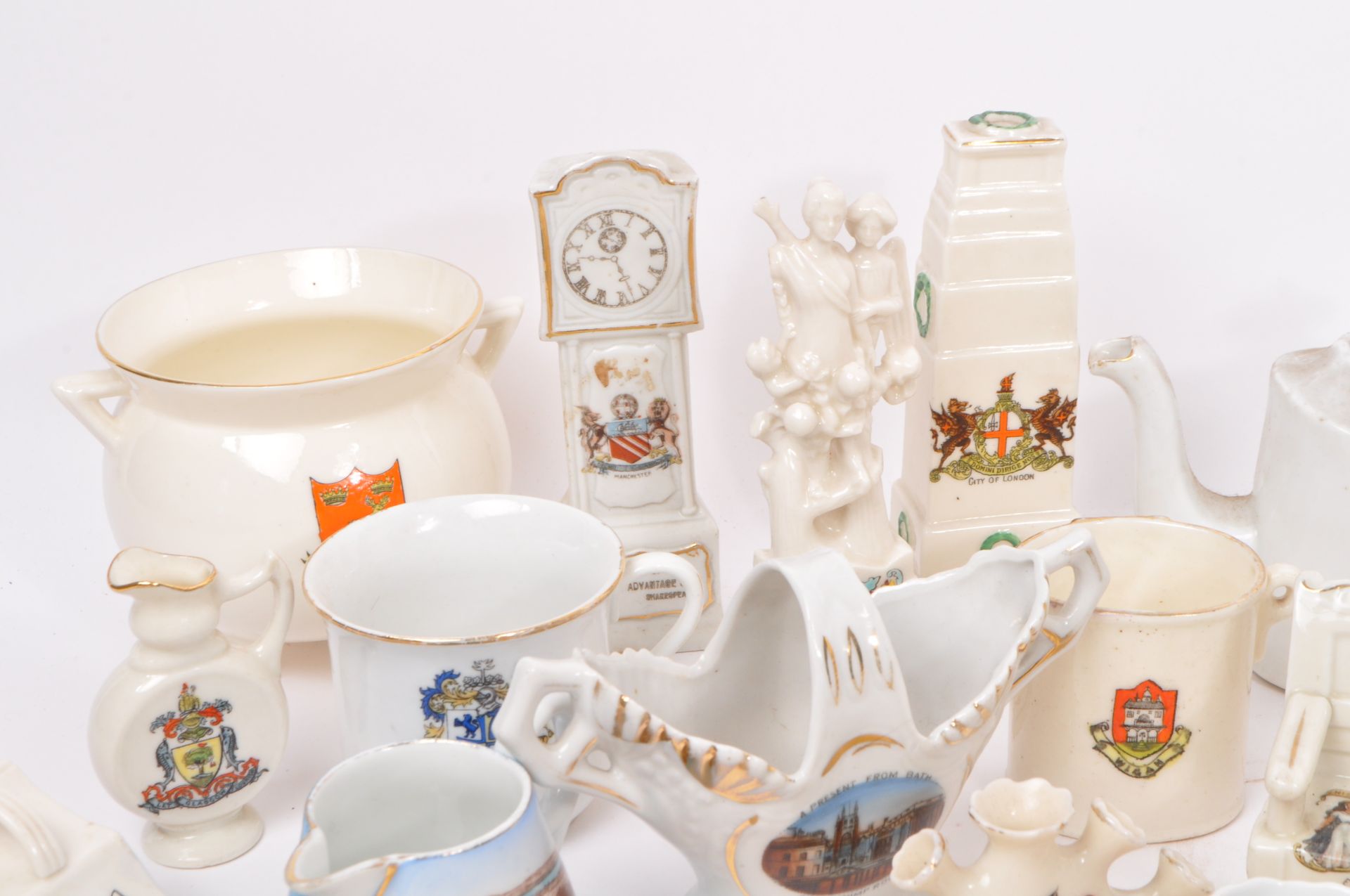 COLLECTION OF BONE CHINA SOUVENIR CRESTED GOSS WARE - Image 4 of 8