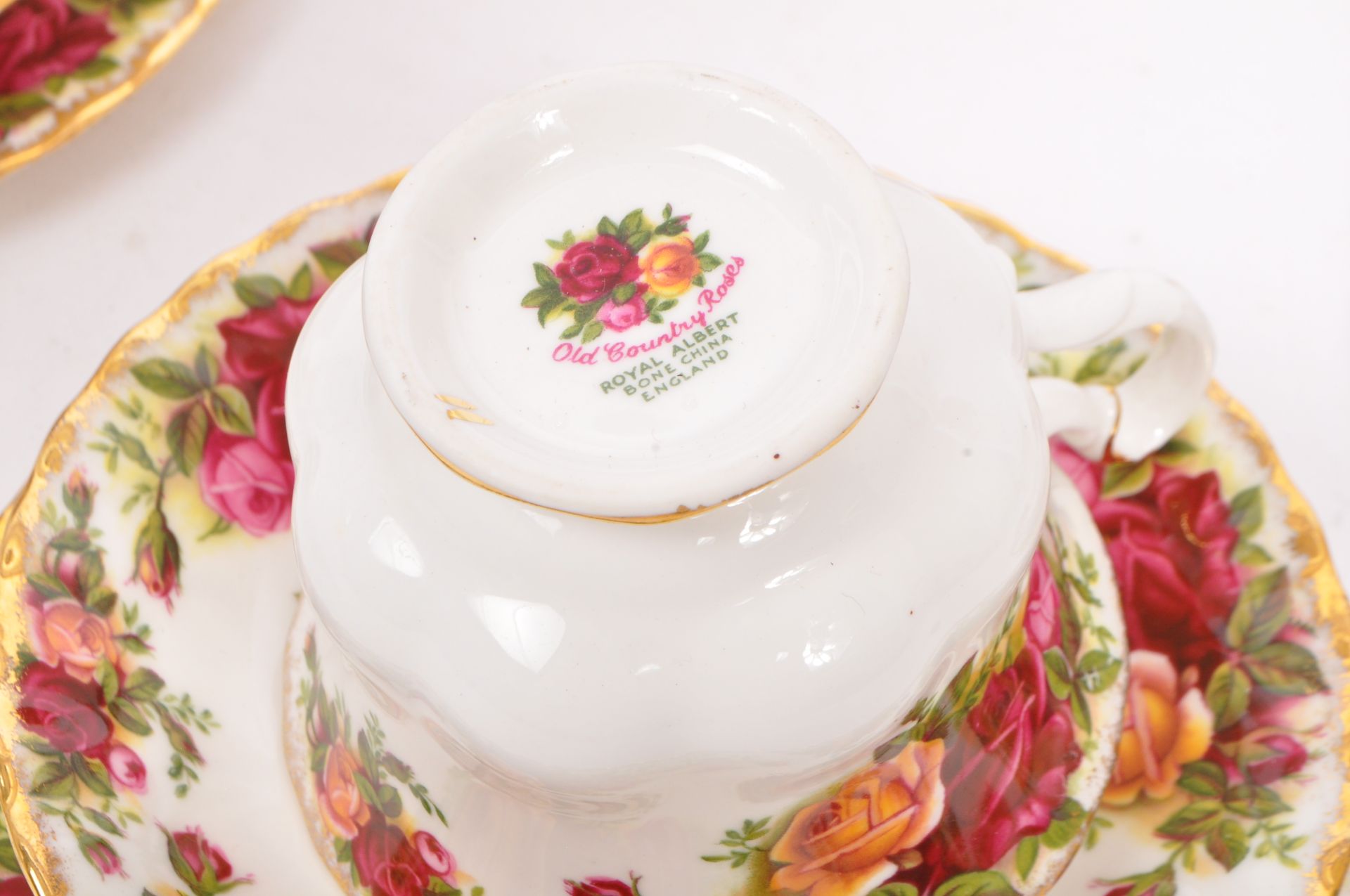 COLLECTION OF ROYAL ALBERT OLD COUNTRY ROSES TEA SET - Image 6 of 6