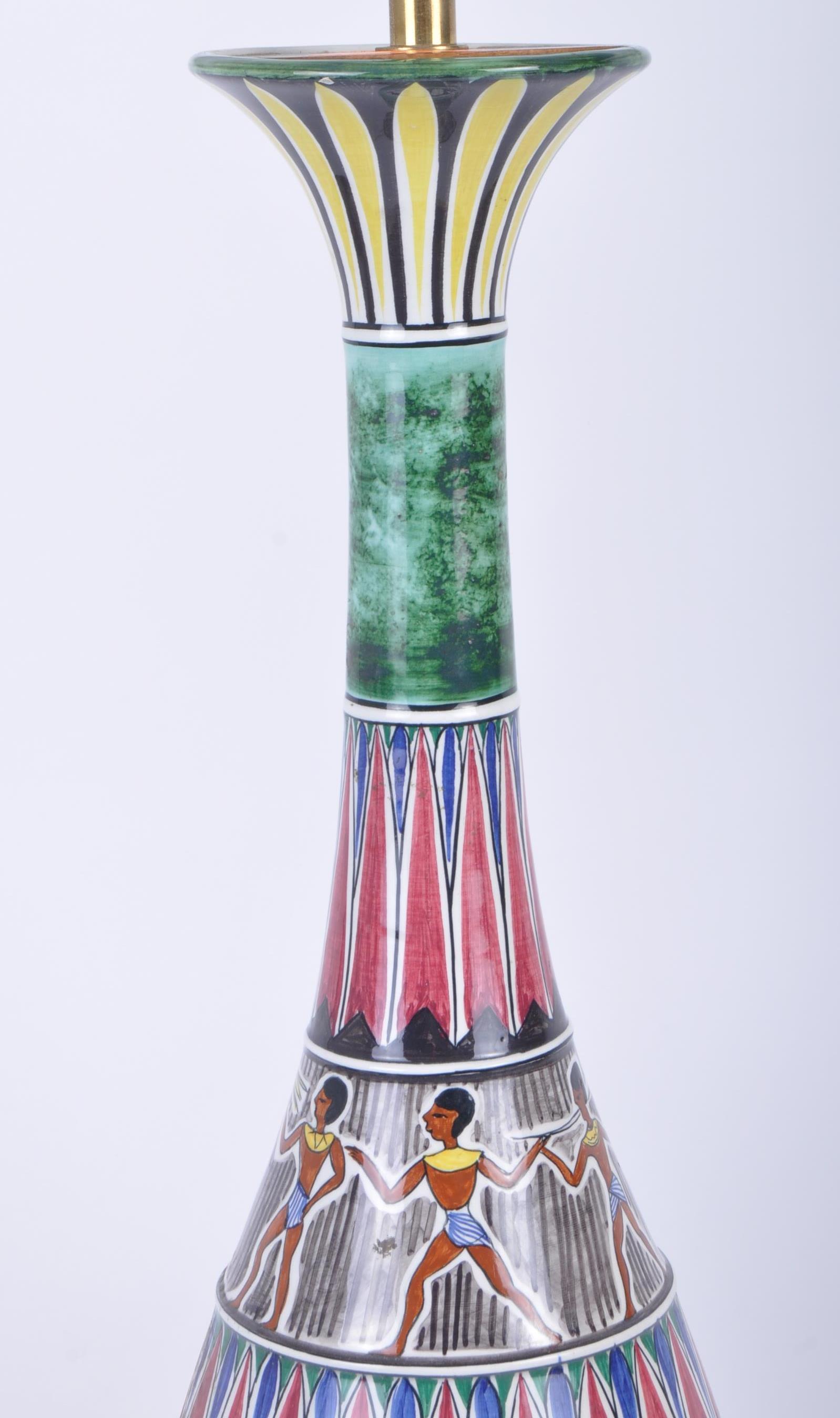 VINTAGE 20TH CENTURY EGYPTIAN INSPIRED TABLE LAMP - Image 3 of 9