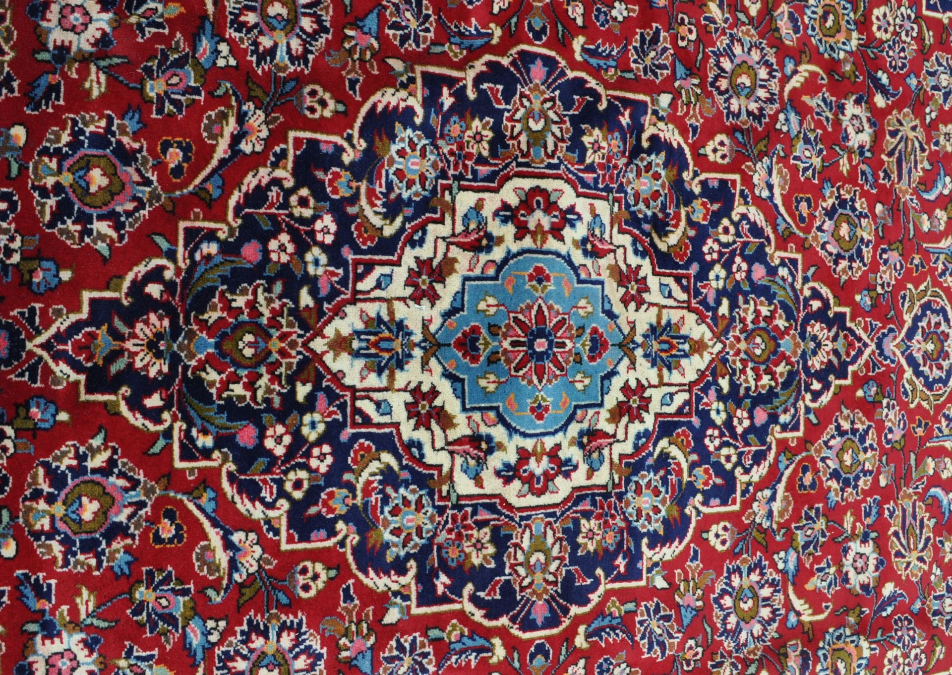 20TH CENTURY CENTRAL PERSIAN KASHAN CARPET - Image 2 of 5