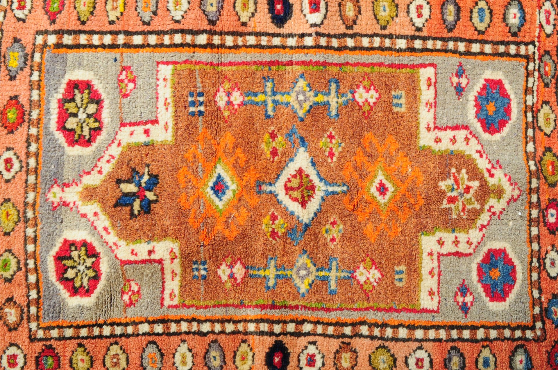 20TH CENTURY MULTI COLOURED MOROCCAN PRAYER RUG - Image 2 of 4