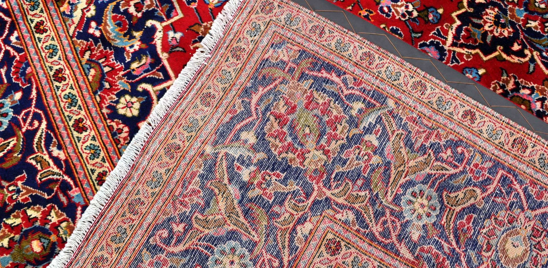 20TH CENTURY CENTRAL PERSIAN KASHAN CARPET - Image 5 of 5
