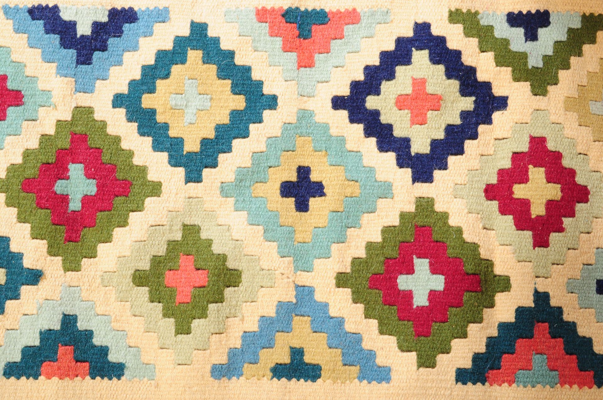 20TH CENTURY MULTI COLOURED MOROCCAN PRAYER RUG - Image 4 of 4