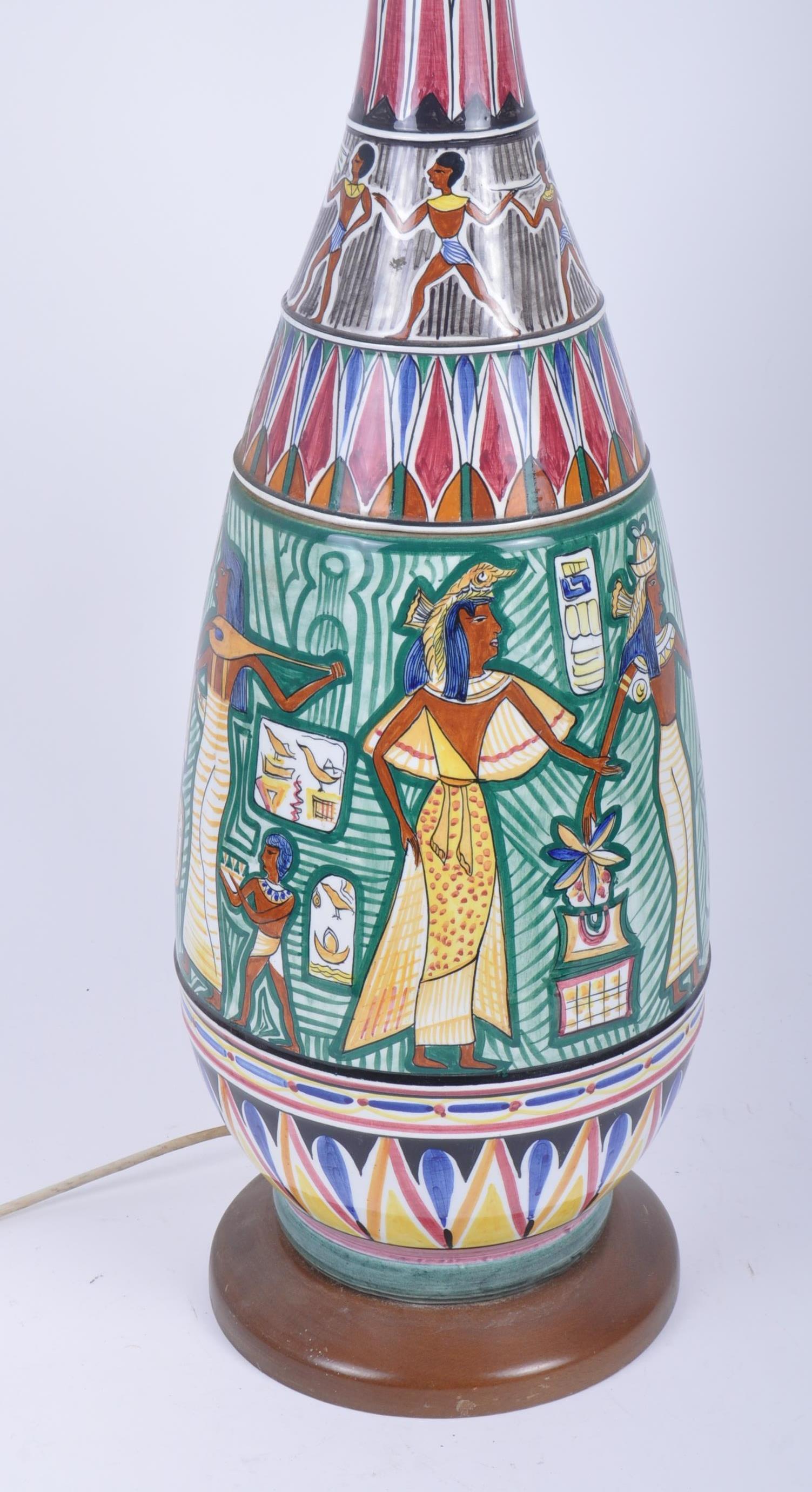 VINTAGE 20TH CENTURY EGYPTIAN INSPIRED TABLE LAMP - Image 2 of 9