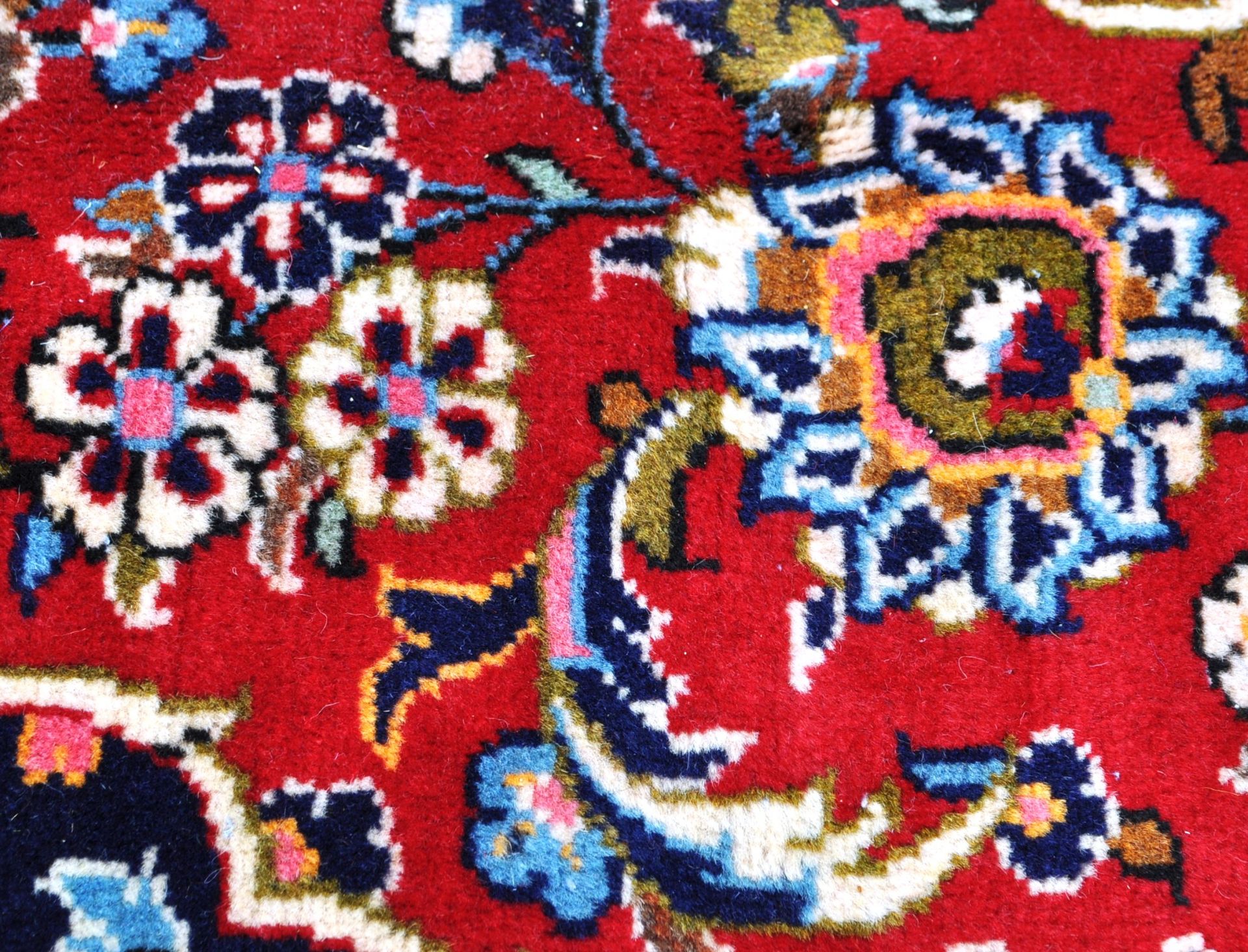 20TH CENTURY CENTRAL PERSIAN KASHAN CARPET - Image 4 of 5