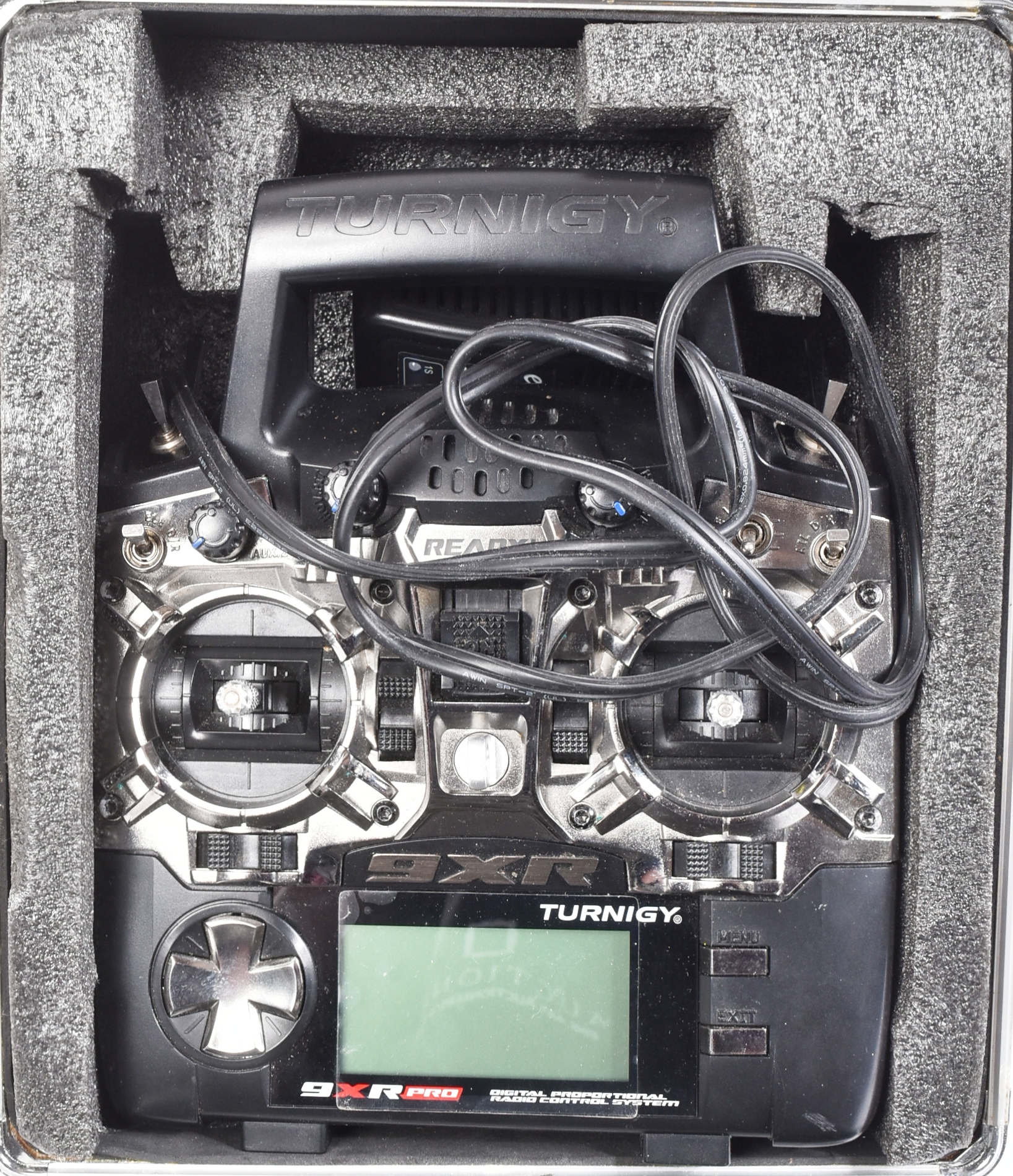 MODEL KIT - RADIO CONTROLLED F-16 FIGHTING FALCON AEROPLANE - Image 5 of 5