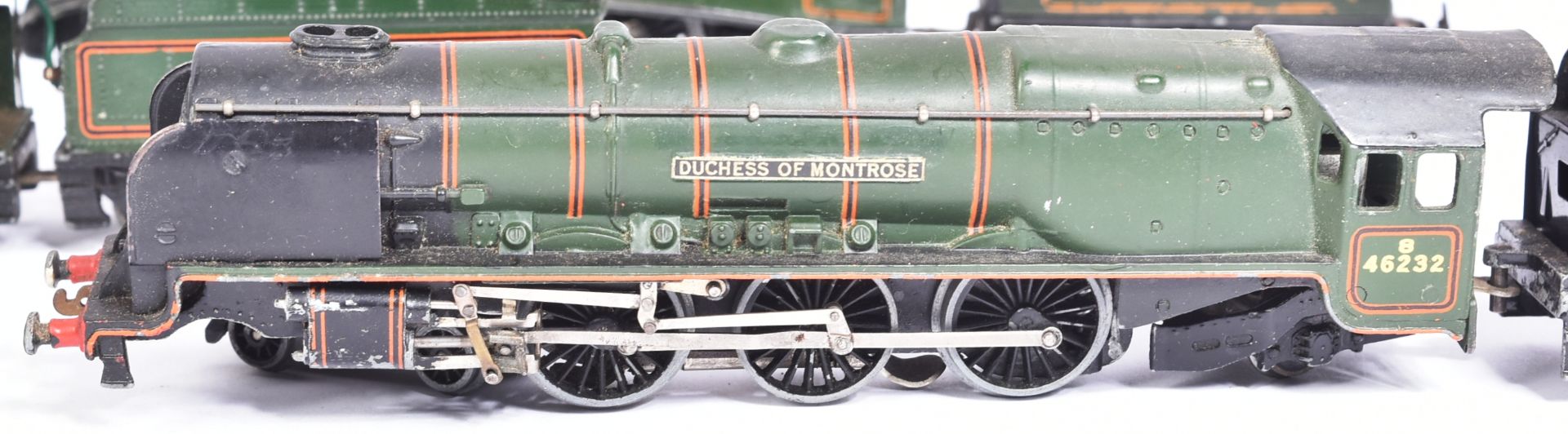 COLLECTION OF ASSORTED HORNBY OO GAUGE MODEL RAILWAY LOCOMOTIVE - Image 5 of 5