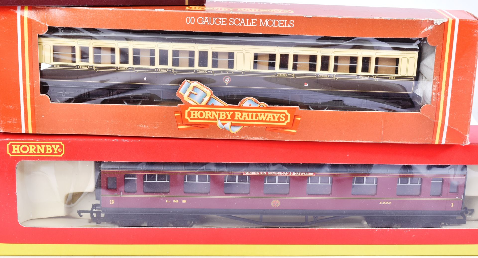 MODEL RAILWAY - COLLECTION OF HORNBY OO GAUGE CARRIAGES - Image 6 of 6