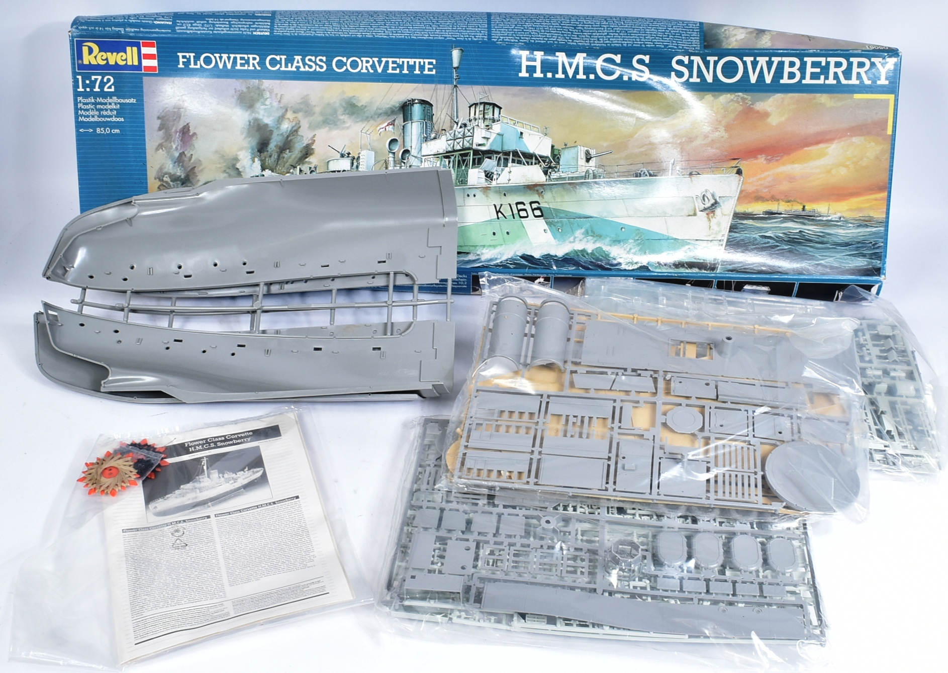 VINTAGE REVELL PLASTIC MODEL KIT OF NAVAL INTEREST 1/72 SCALE - Image 2 of 6