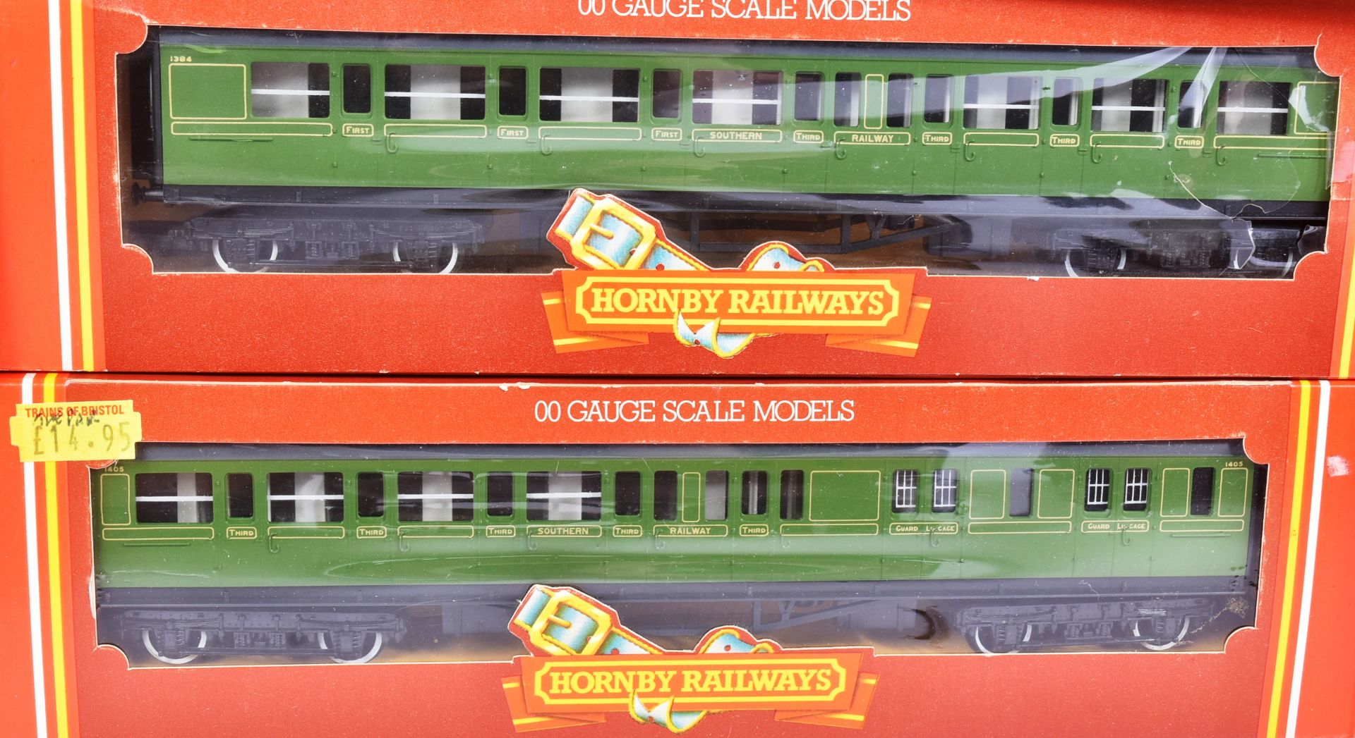 MODEL RAILWAY - COLLECTION OF HORNBY OO GAUGE CARRIAGES - Image 3 of 6