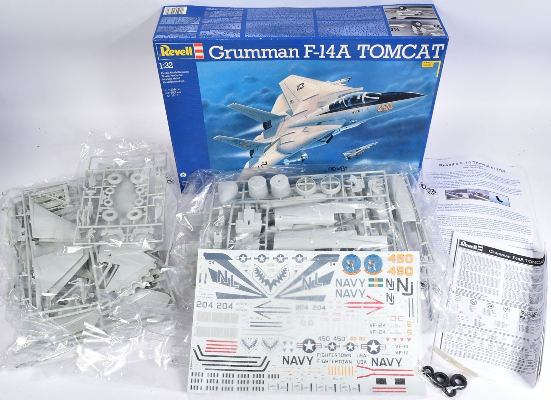 REVELL MODEL KIT 1/32 SCALE GRUMMAN F-14A TOMCAT - Image 3 of 7