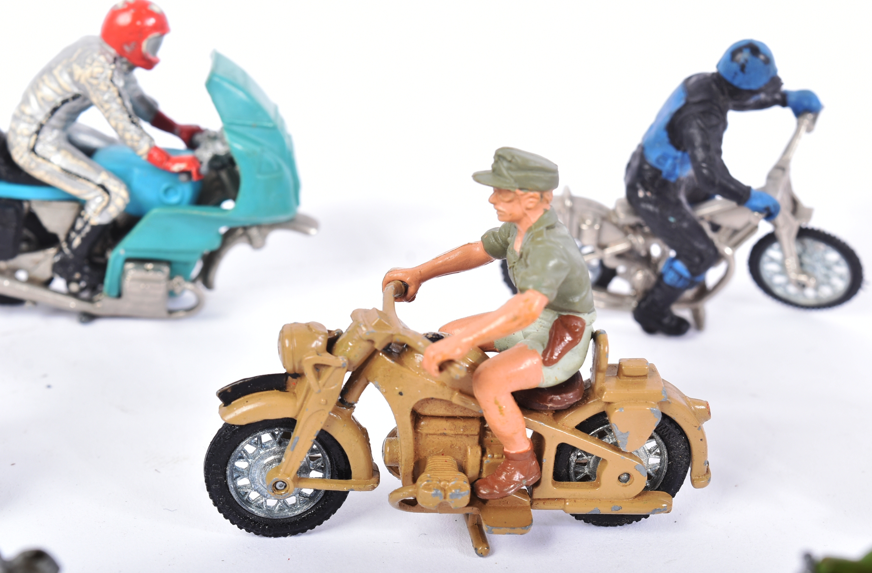 COLLECTION OF VINTAGE BRITAINS MOTORCYCLES - Image 3 of 5