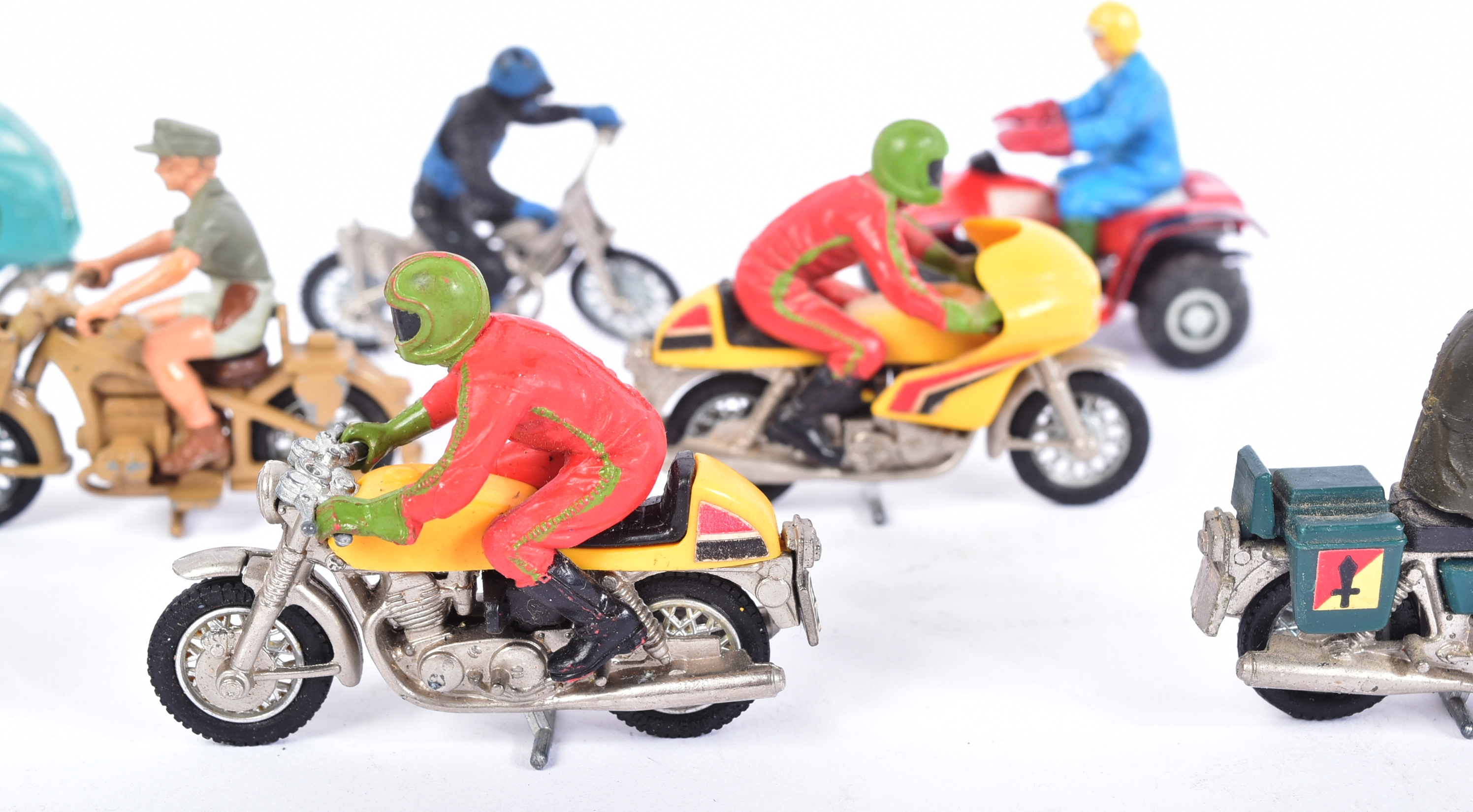 COLLECTION OF VINTAGE BRITAINS MOTORCYCLES - Image 4 of 5