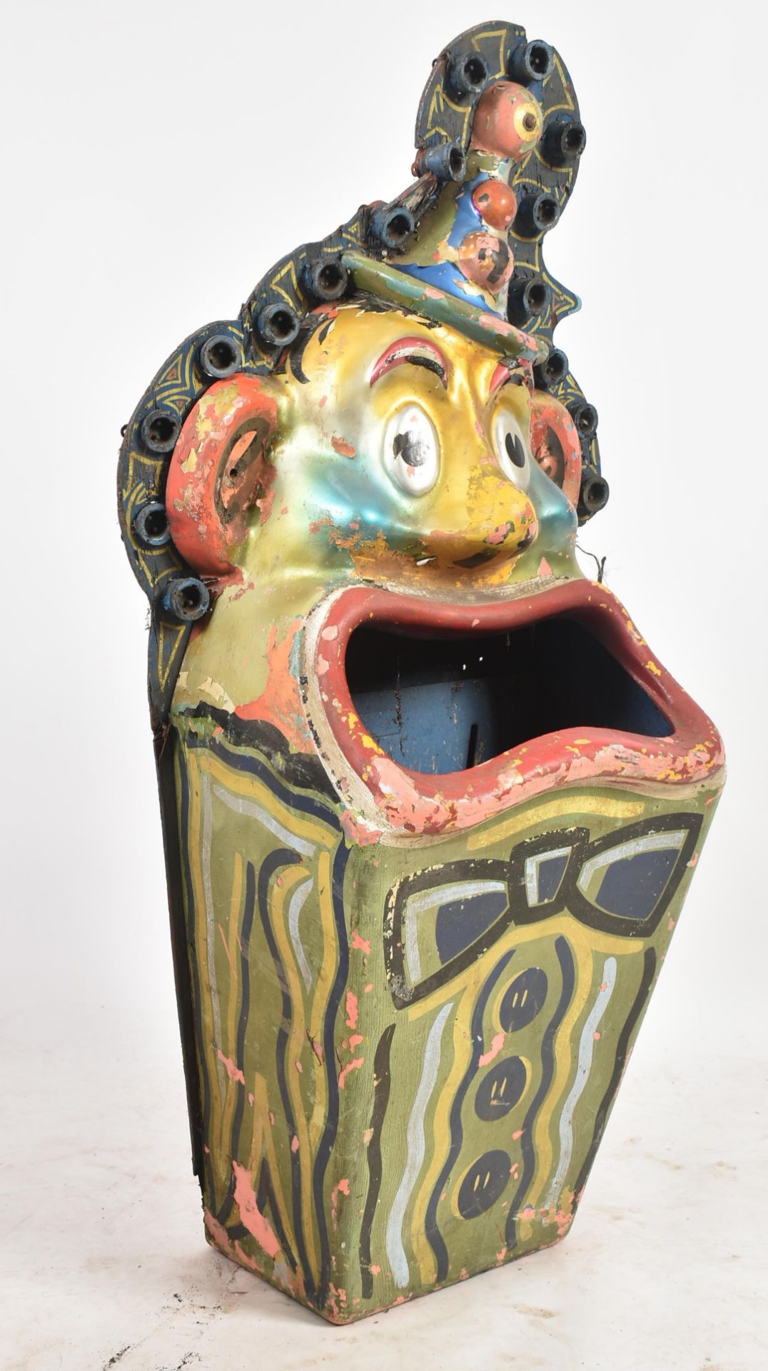 1970S FAIRGROUND FIBERGLASS CLOWN THROWING GAME BIN