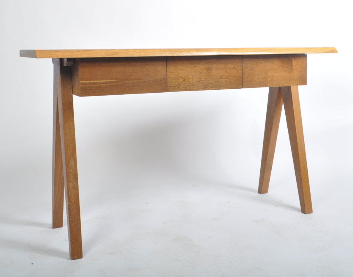 BRITISH MODERN DESIGN - CONTEMPORARY WALNUT CONSOLE TABLE