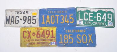 MIXED SELECTION OF VINTAGE AMERICAN CAR NUMBER PLATES