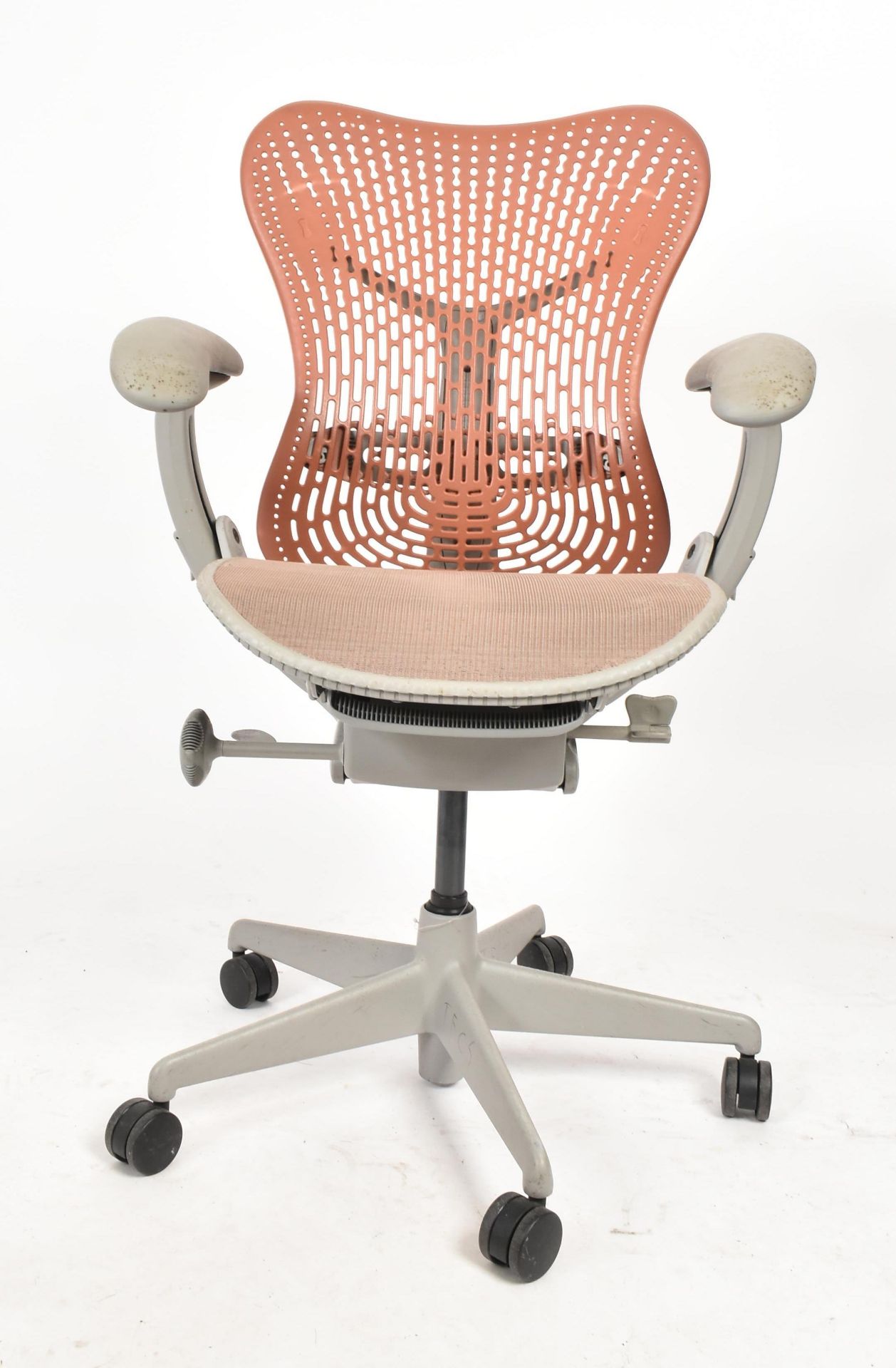 HERMAN MILLER - MIRRA 2 - SWIVEL OFFICE DESK CHAIR BY STUDIO 7.5 - Bild 2 aus 8