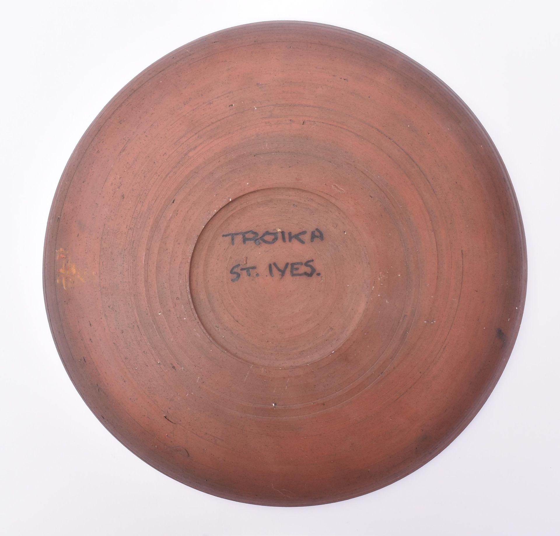TROIKA CORNWALL - MID 20TH CENTURY POTTERY BOWL - Image 3 of 4