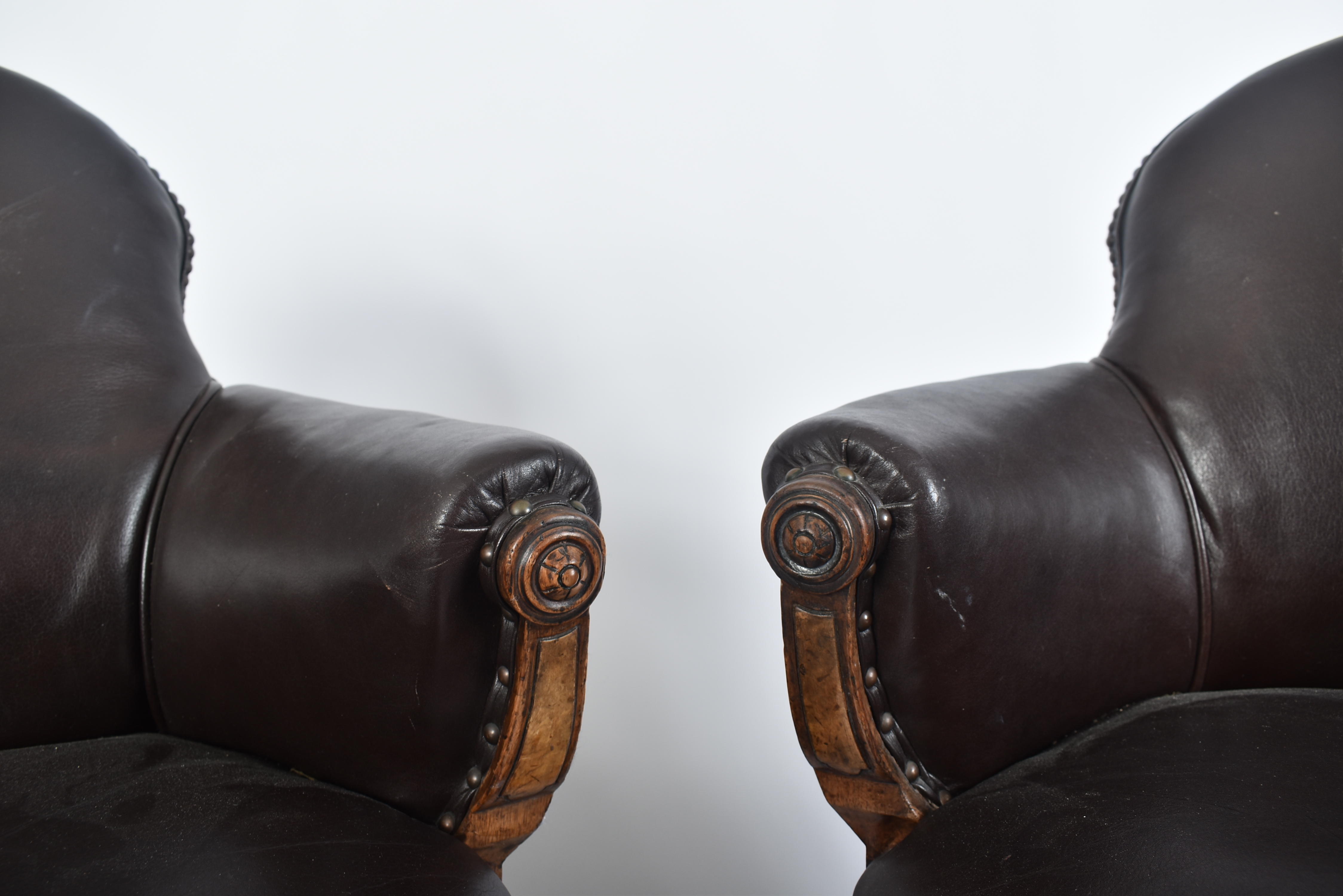PAIR OF RAILWAY CLUB PULLMAN LEATHER SWIVEL CLUB CHAIRS - Image 2 of 7