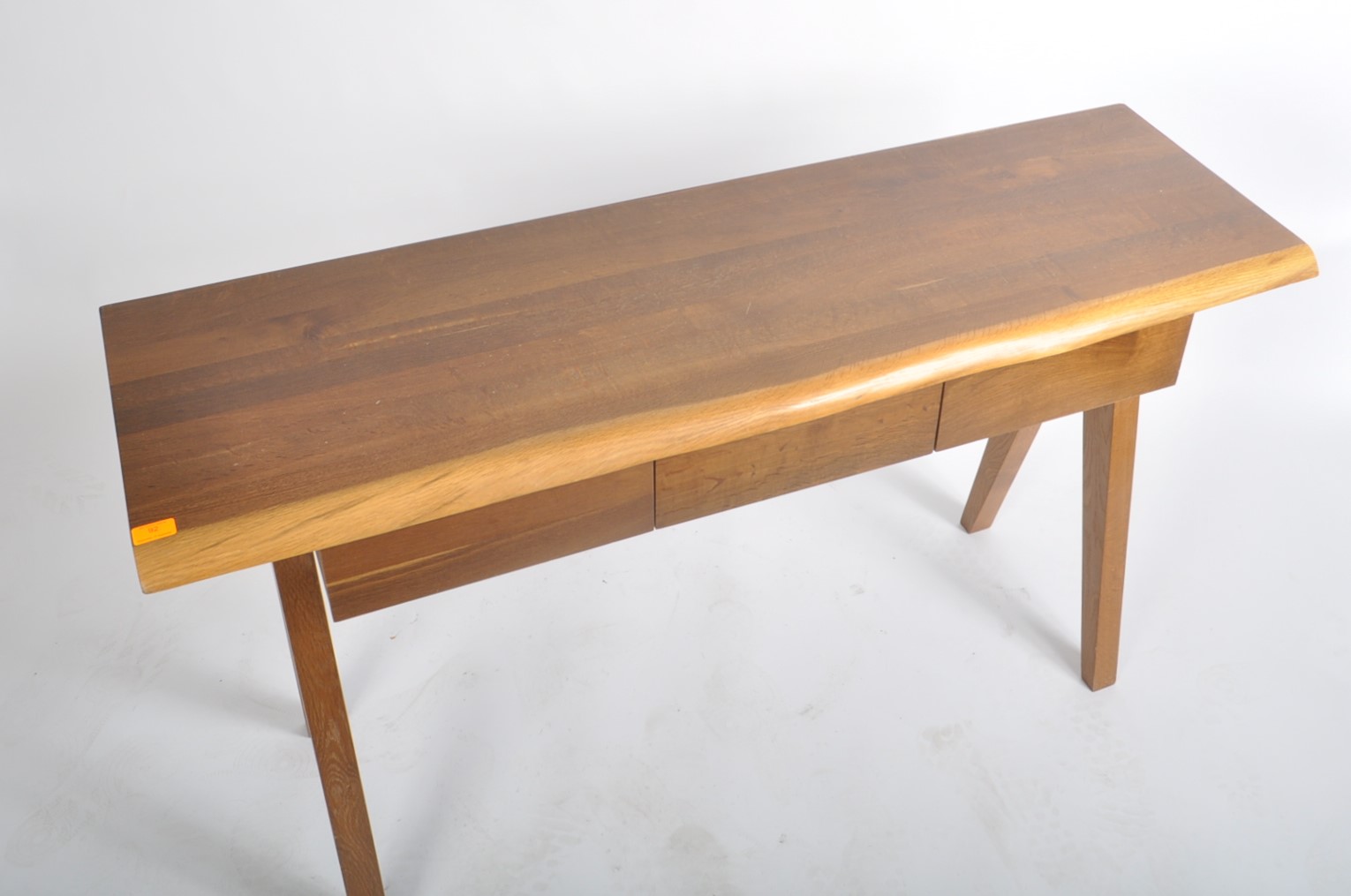 BRITISH MODERN DESIGN - CONTEMPORARY WALNUT CONSOLE TABLE - Image 2 of 6