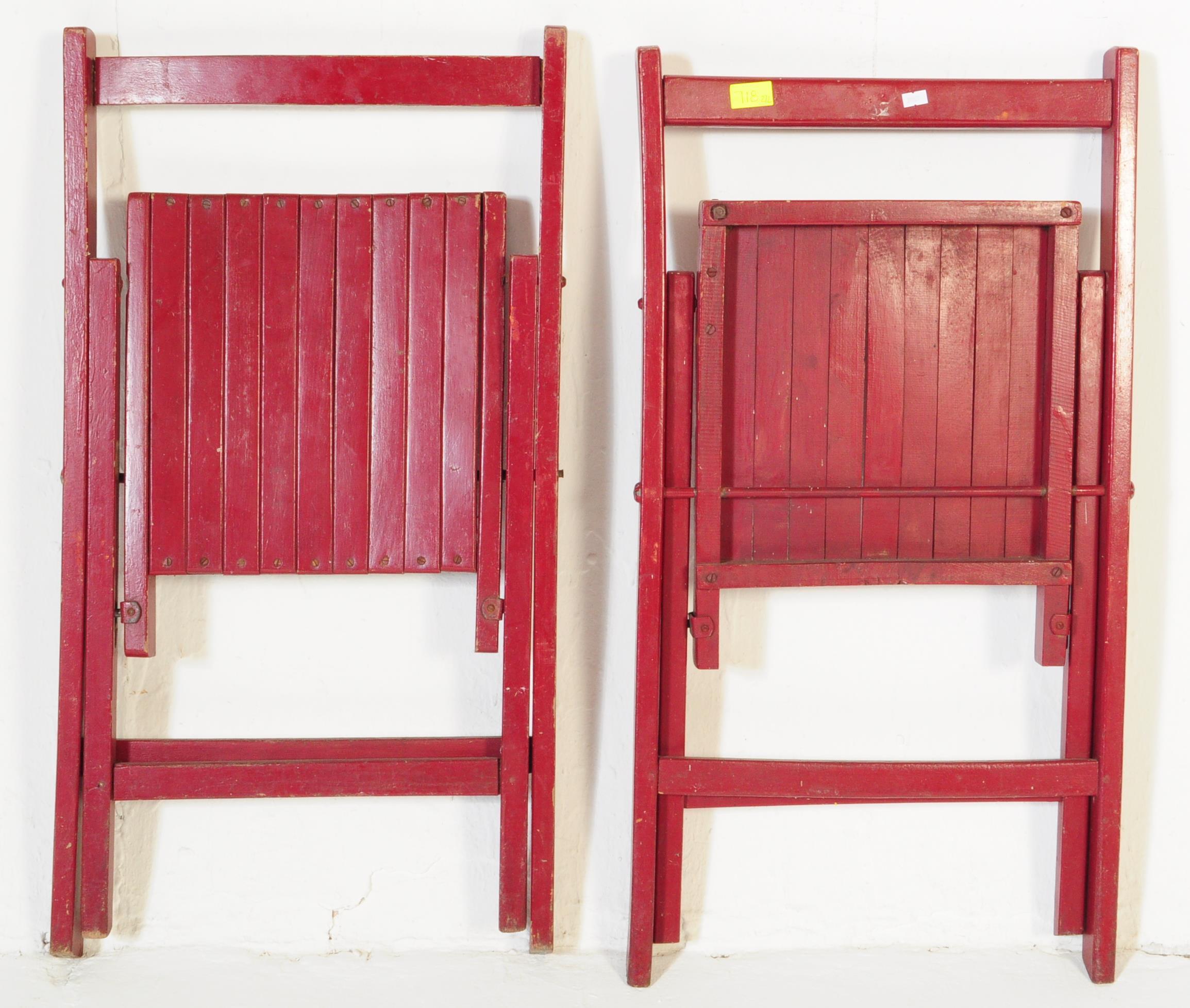 A PAIR OF 20TH CENTURY FOLDING DINING CHAIRS IN RED - Image 5 of 5