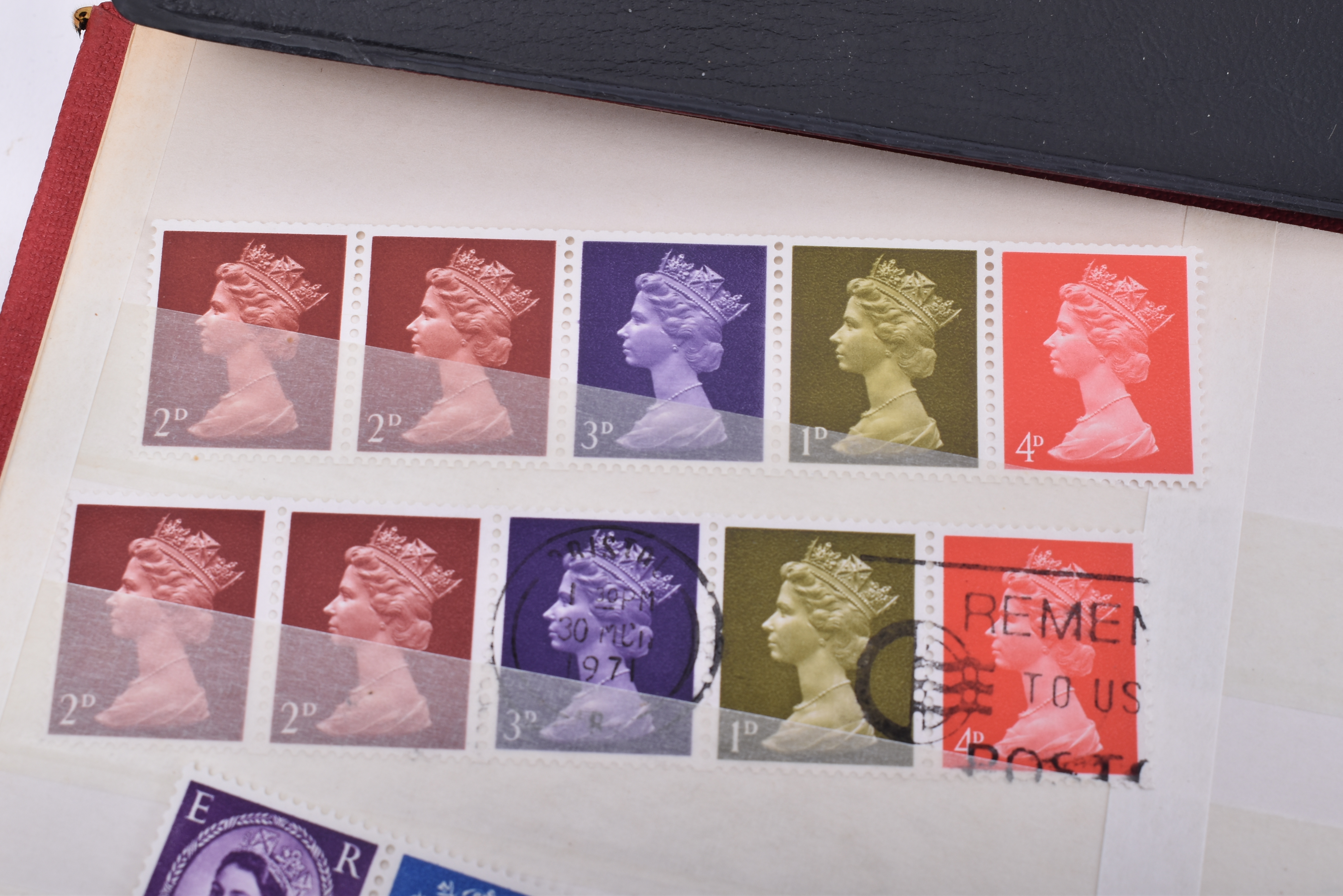 LARGE COLLECTION OF 20TH CENTURY DEFINITIVE BRITISH STAMPS - Image 4 of 4