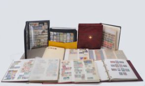 LARGE COLLECTION OF 20TH CENTURY FOREIGN STAMP ISSUES