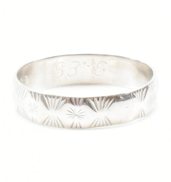 HALLMARKED 9CT WHITE GOLD BAND RING - Image 6 of 9