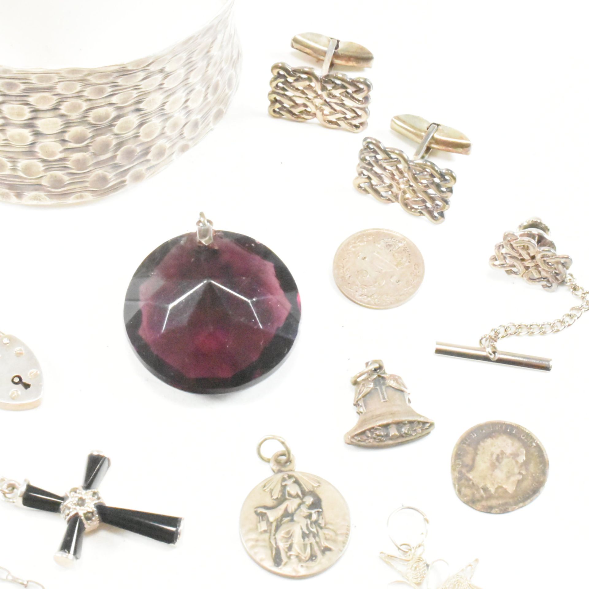 COLLECTION OF ASSORTED SILVER & WHITE METAL JEWELLERY - Image 3 of 6