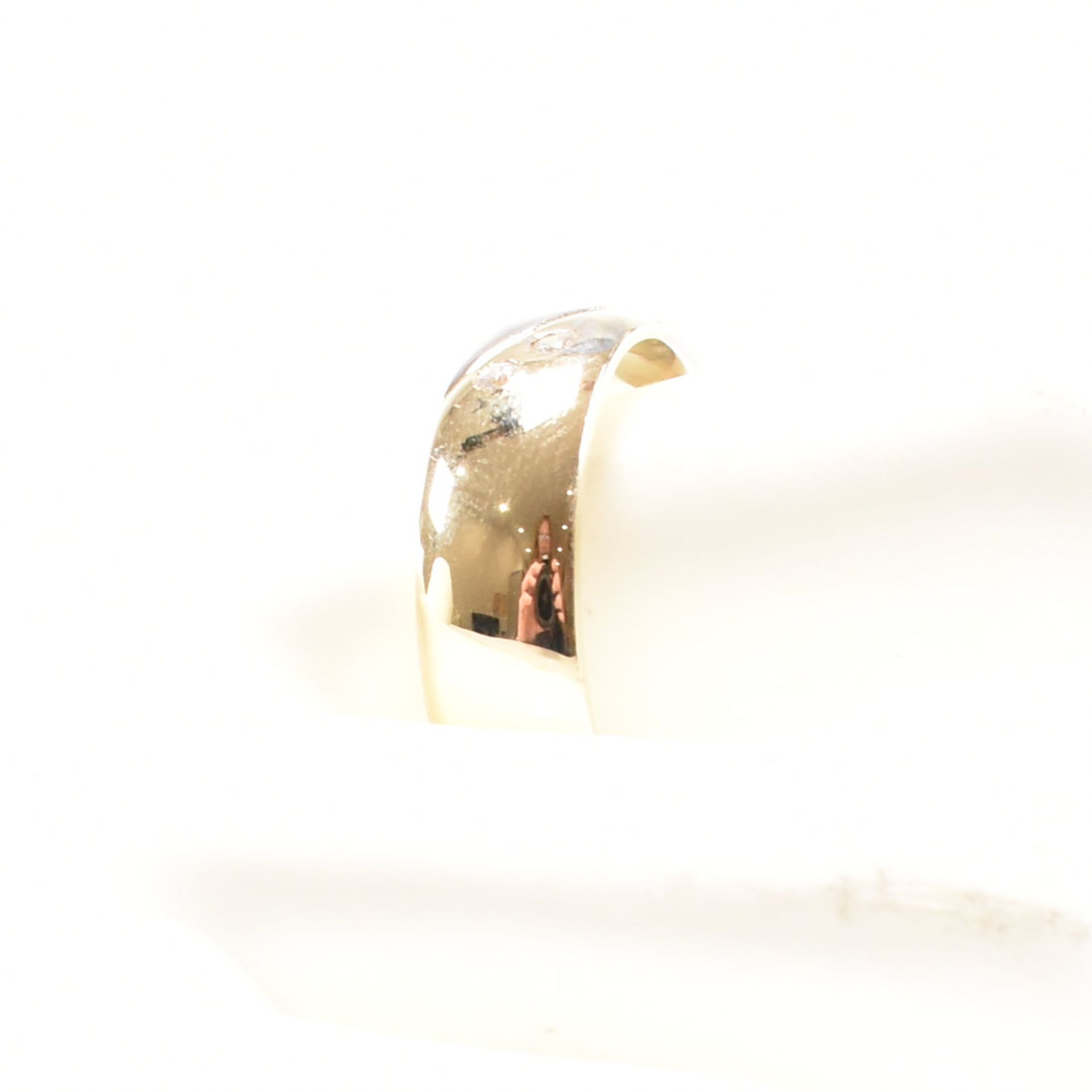 18CT BICOLOUR GOLD & DIAMOND BAND RING - Image 5 of 5