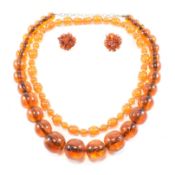 COLLECTION OF VINTAGE AMBER JEWELLERY
