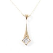 HALLMARKED 9CT GOLD & WHITE STONE PENDANT ON CHAIN NECKLACE