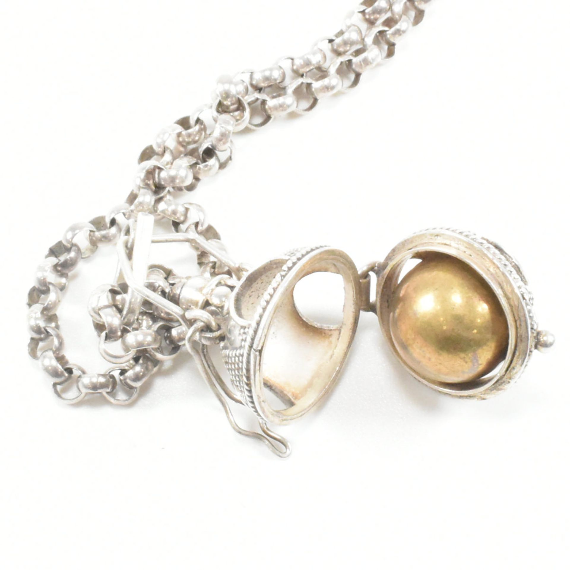 CONTEMPORARY WHITE METAL BELCHER CHAIN & BOLA HARMONY PENDANT - Image 10 of 16