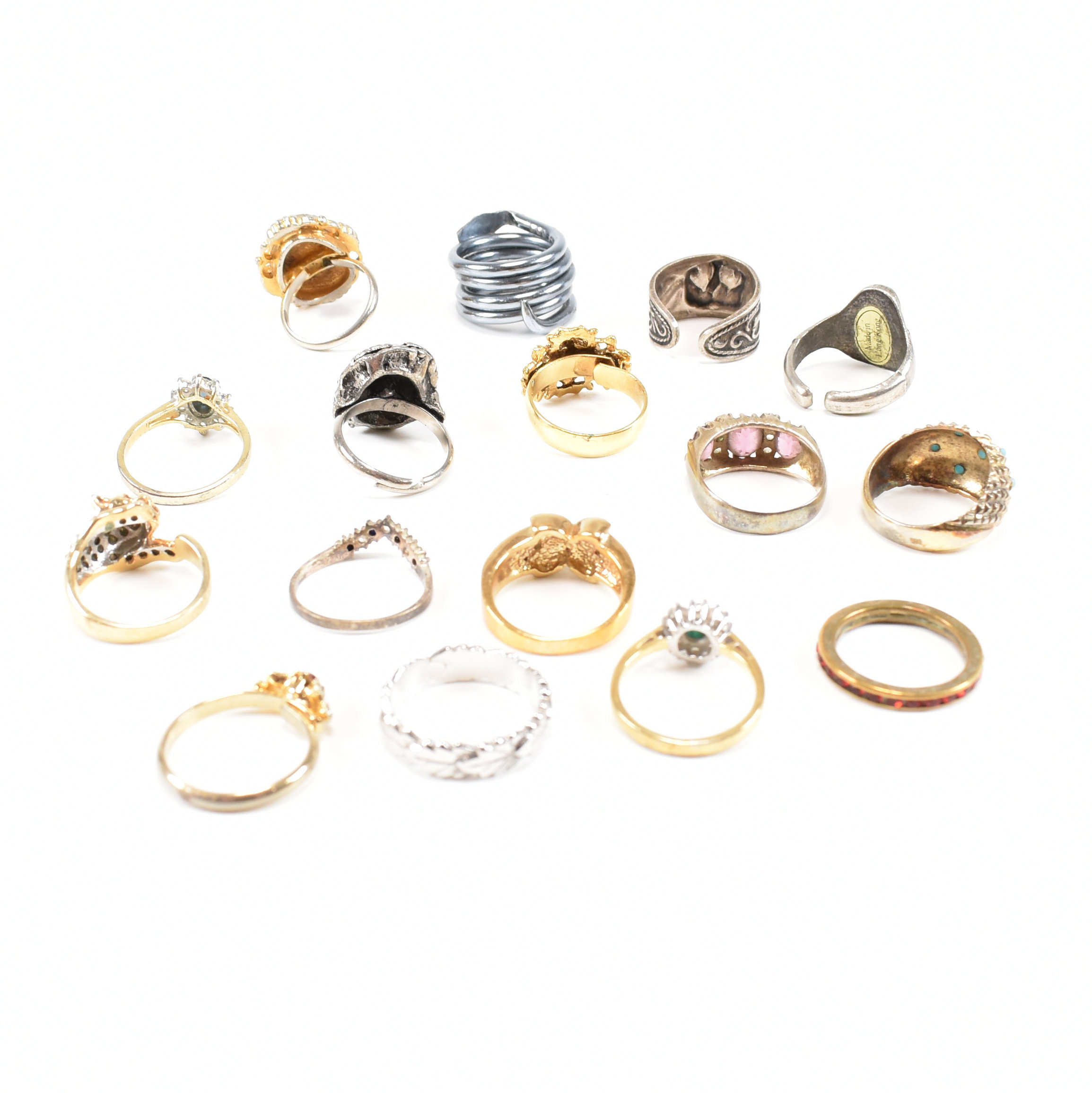 COLLECTION OF VINTAGE & MODERN COSTUME JEWELLERY RINGS - Image 8 of 10