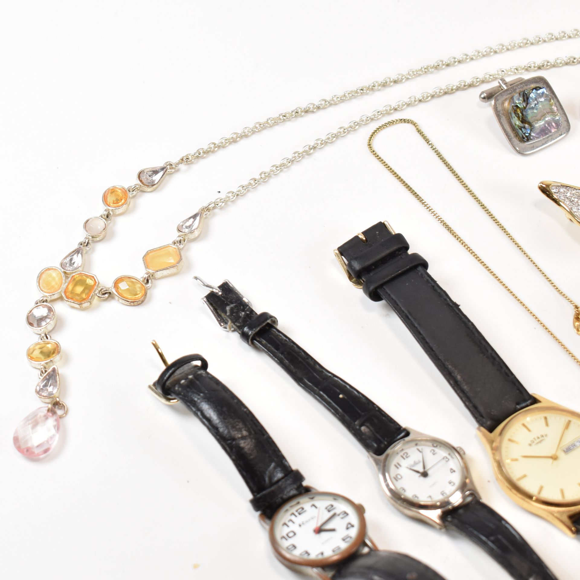 COLLECTION OF COSTUME JEWELLERY & WRISTWATCHES - Image 8 of 11