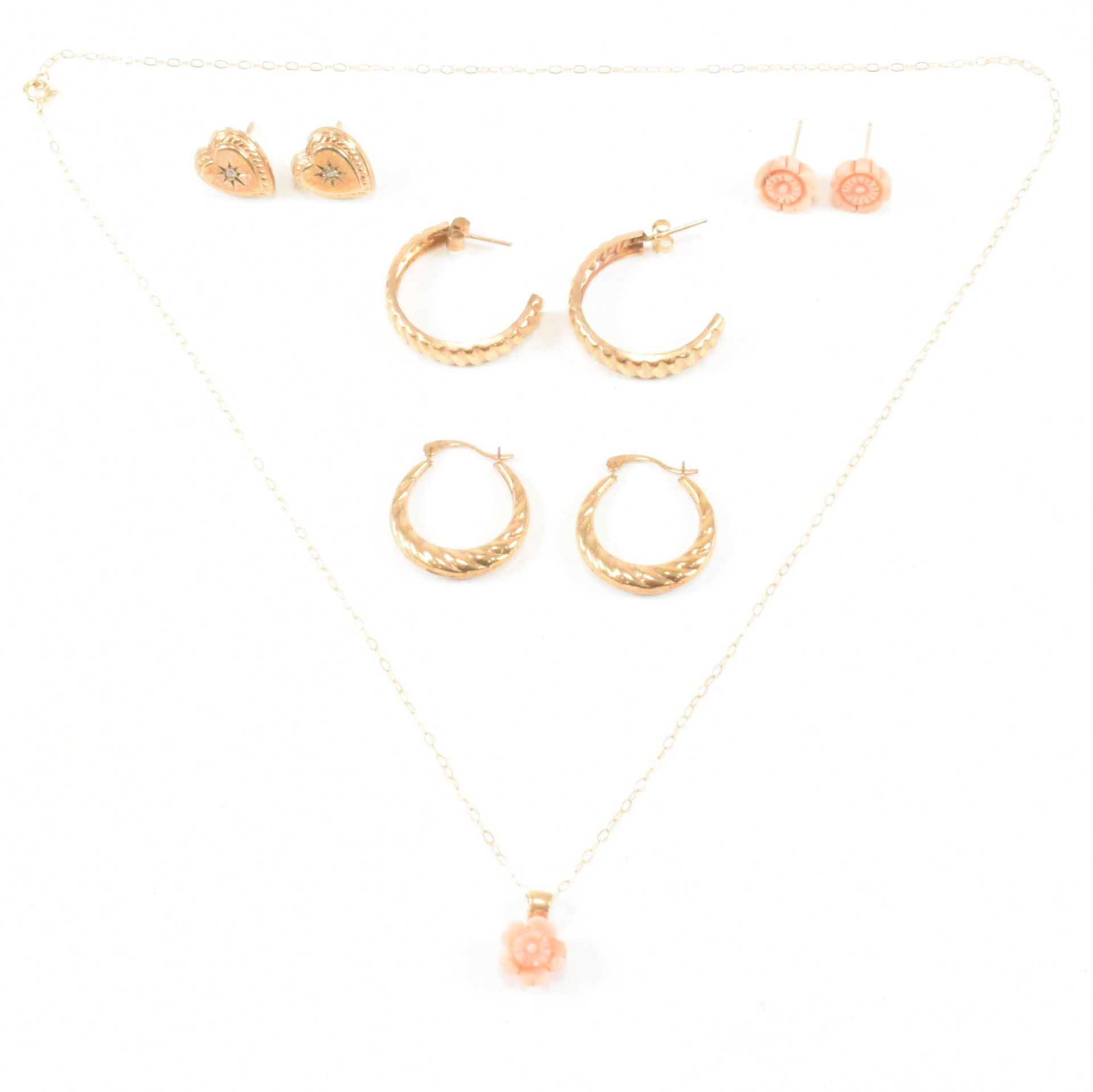 FOUR PAIRS OF 9CT GOLD EARRINGS & A 9CT GOLD PENDANT NECKLACE