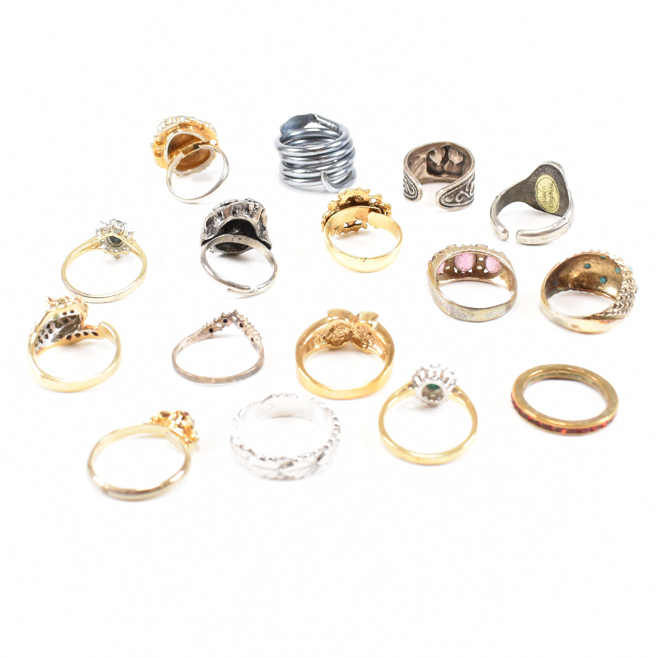 COLLECTION OF VINTAGE & MODERN COSTUME JEWELLERY RINGS - Image 10 of 10