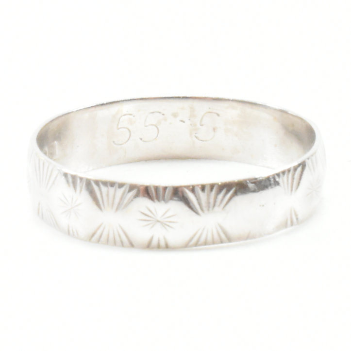 HALLMARKED 9CT WHITE GOLD BAND RING - Image 5 of 9