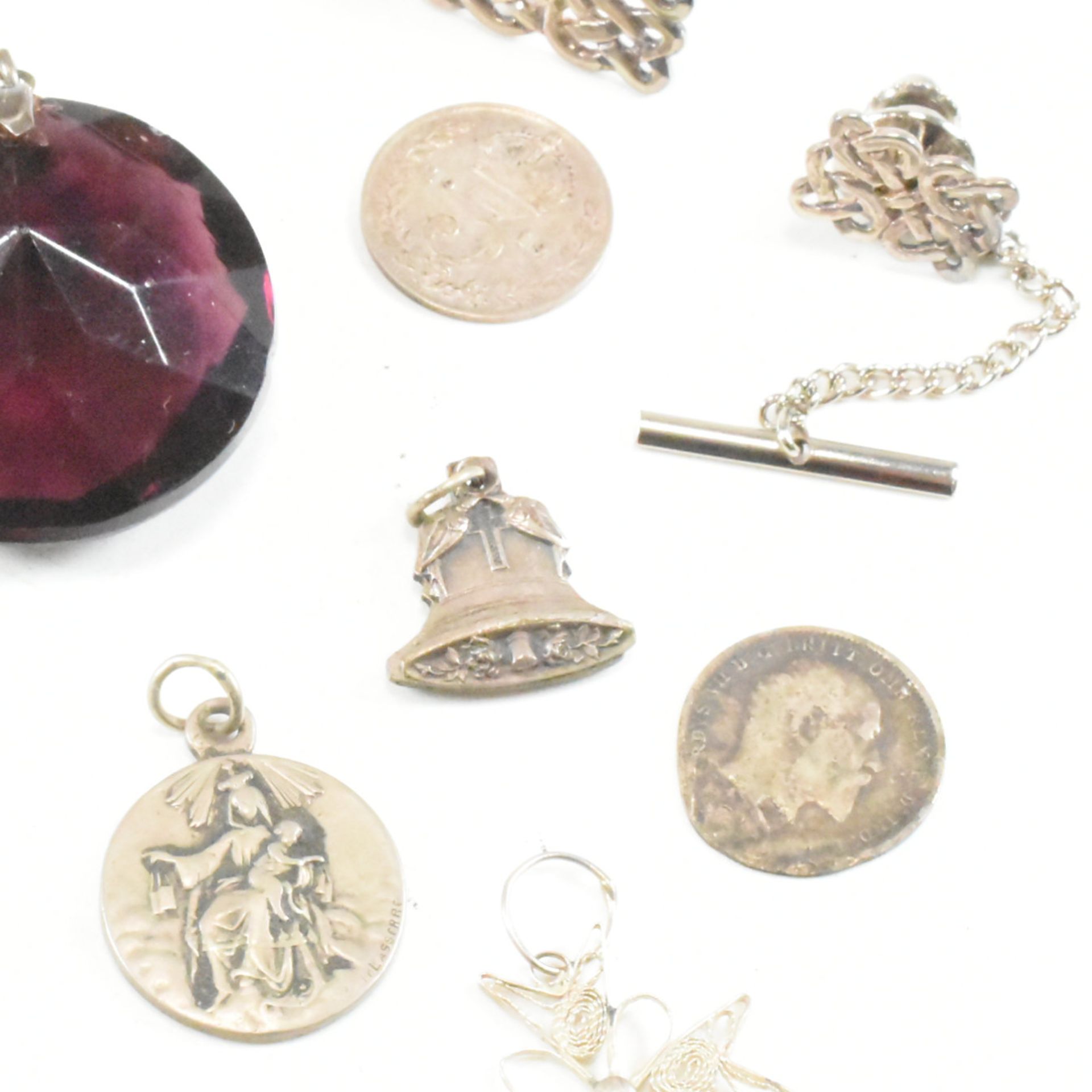 COLLECTION OF ASSORTED SILVER & WHITE METAL JEWELLERY - Image 4 of 6