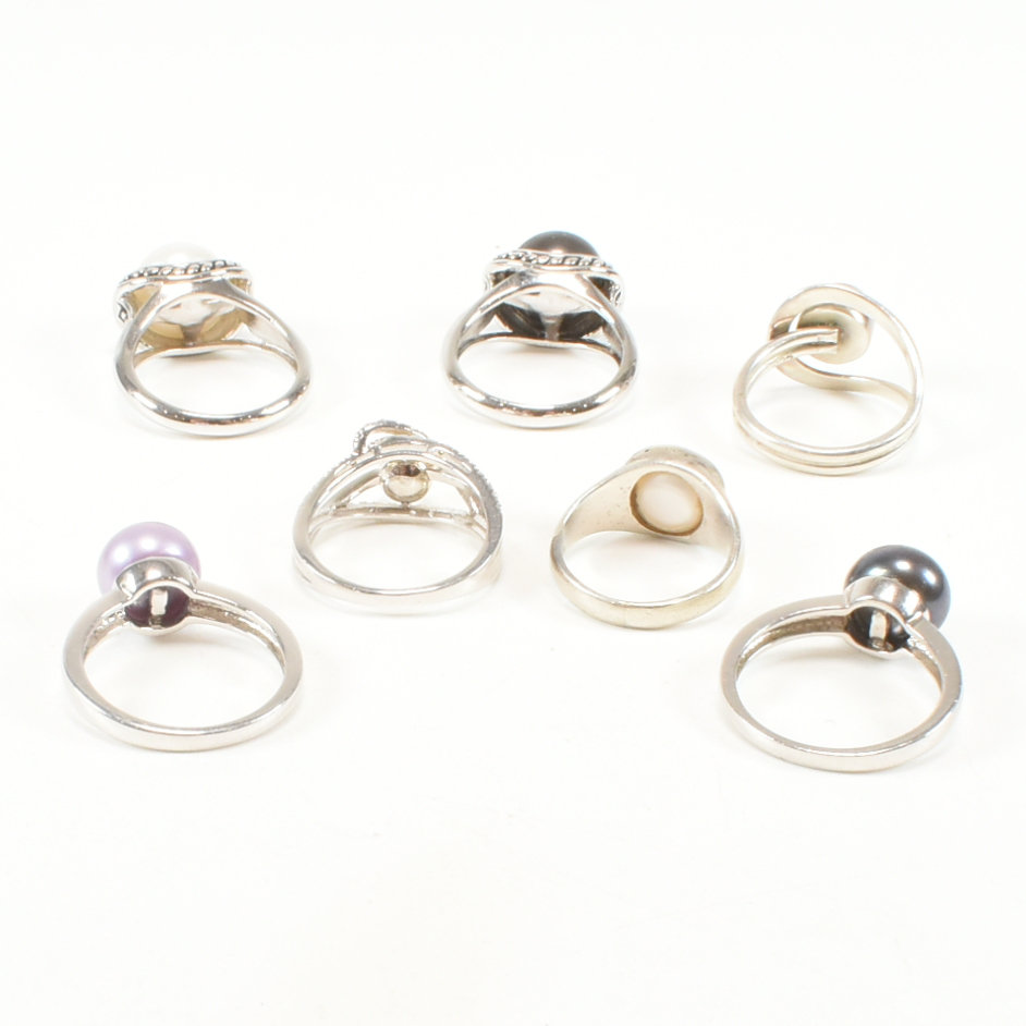 COLLECTION OF ASSORTED 925 SILVER & WHITE METAL RINGS - Image 5 of 8